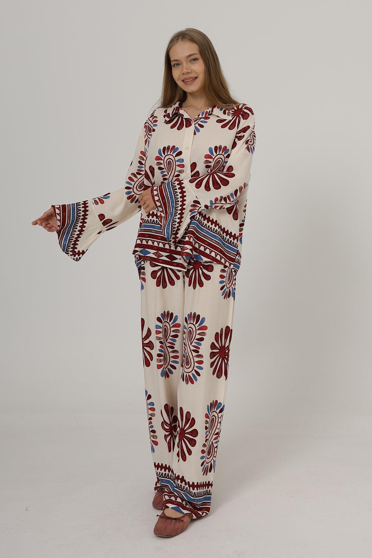 Kırmızı Desenli Kolları Volanlı Gömlek Ve Beli Lastikli Pantolon Takım