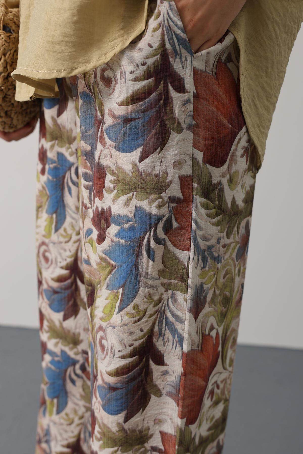 Mavi-Yeşil Desenli Pantolon Ve Oversize Gömlek Takım