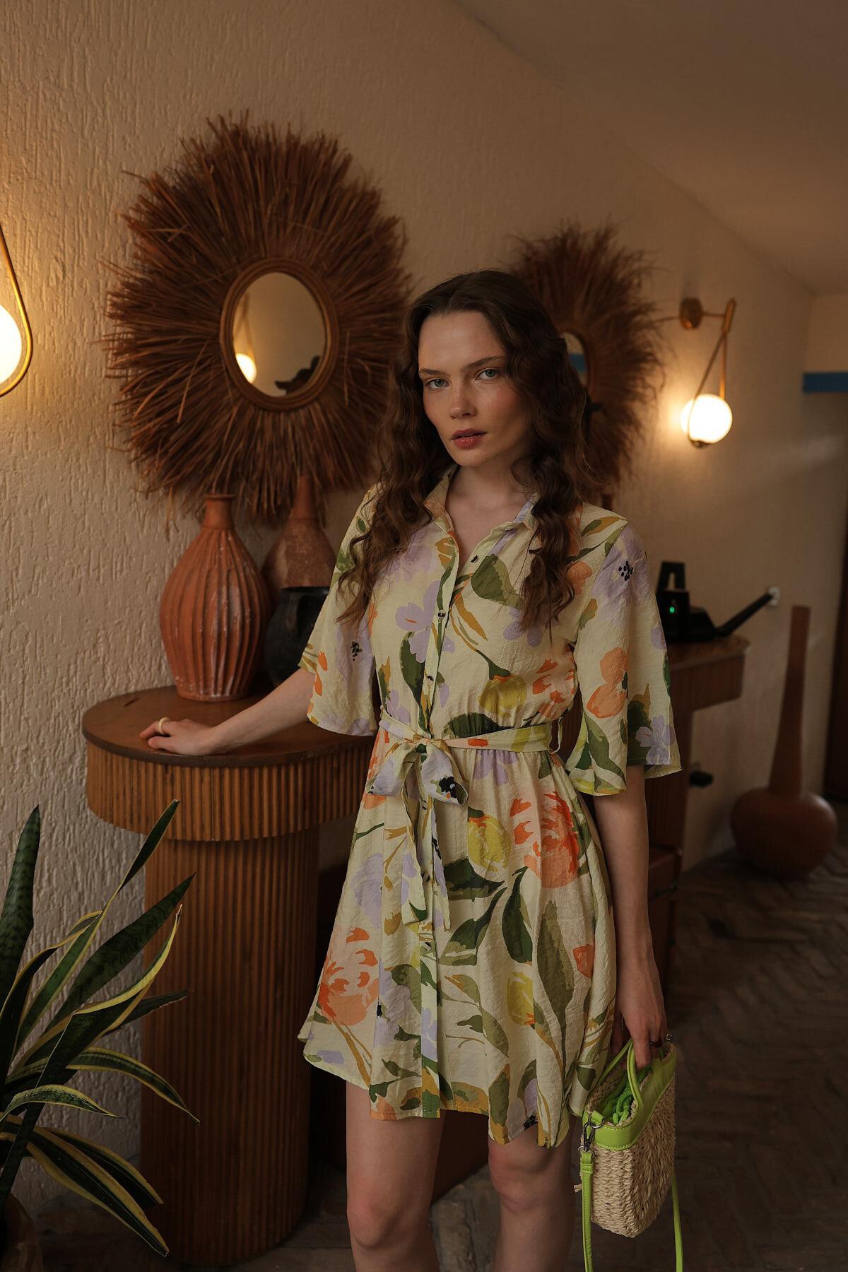 Yeşil Gömlek Yaka Çiçek Desenli Midi Boy Elbise