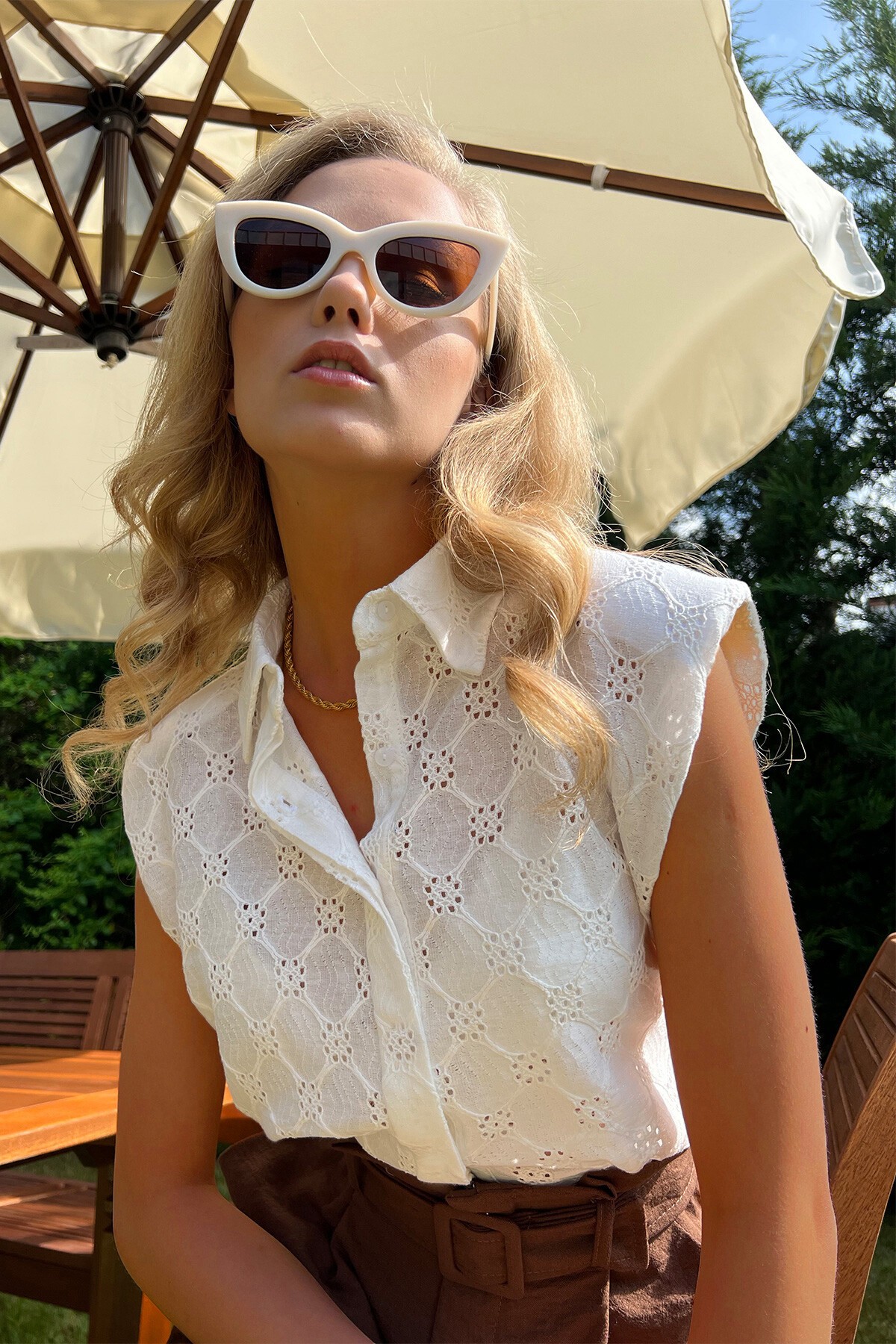 Ekru Güpür Dokuma Vatkalı Gizli Patlı Premium Gömlek