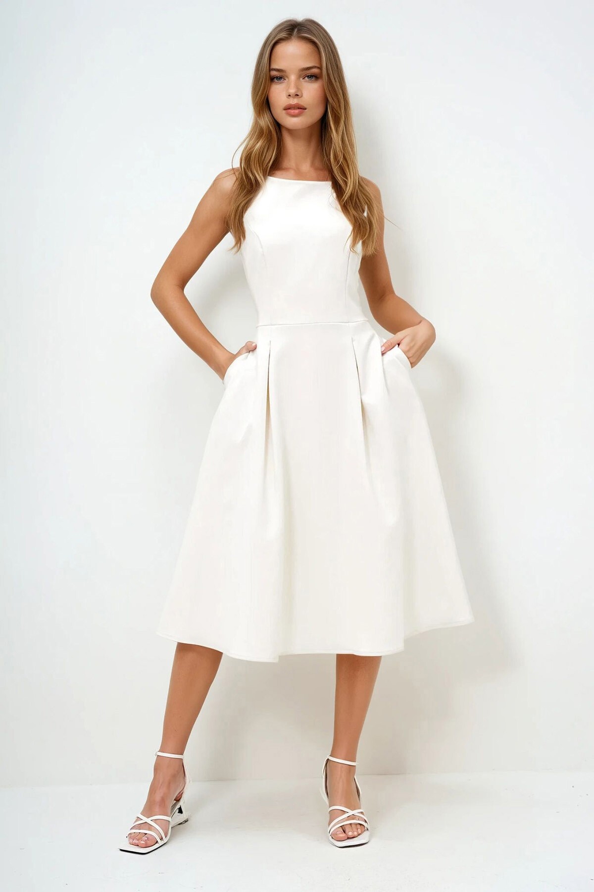 Ekru Kayık Yaka Dikiş Detaylı Midi Boy Astarlı  Kloş Elbise