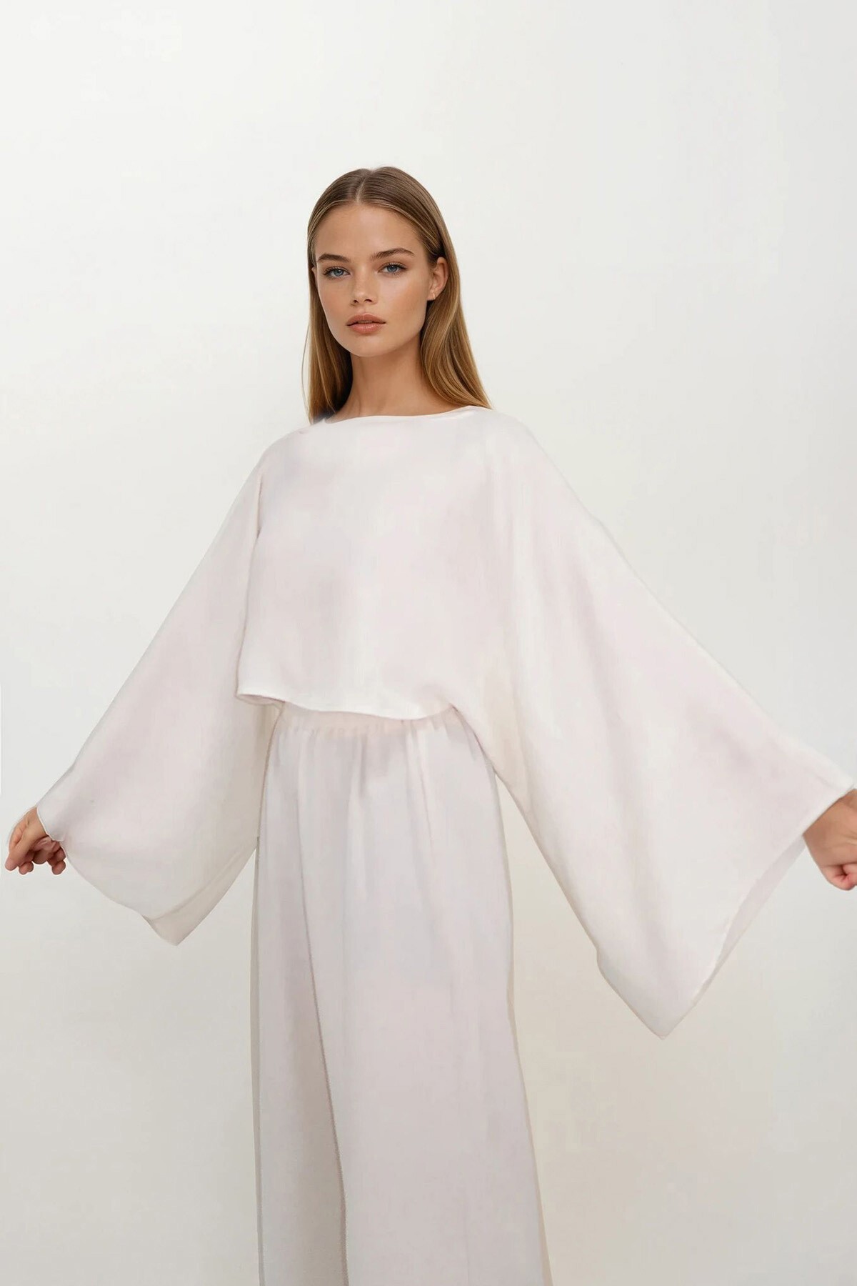 Ekru Kayık Yaka Yarsa Kollu Crop Müslin Bluz