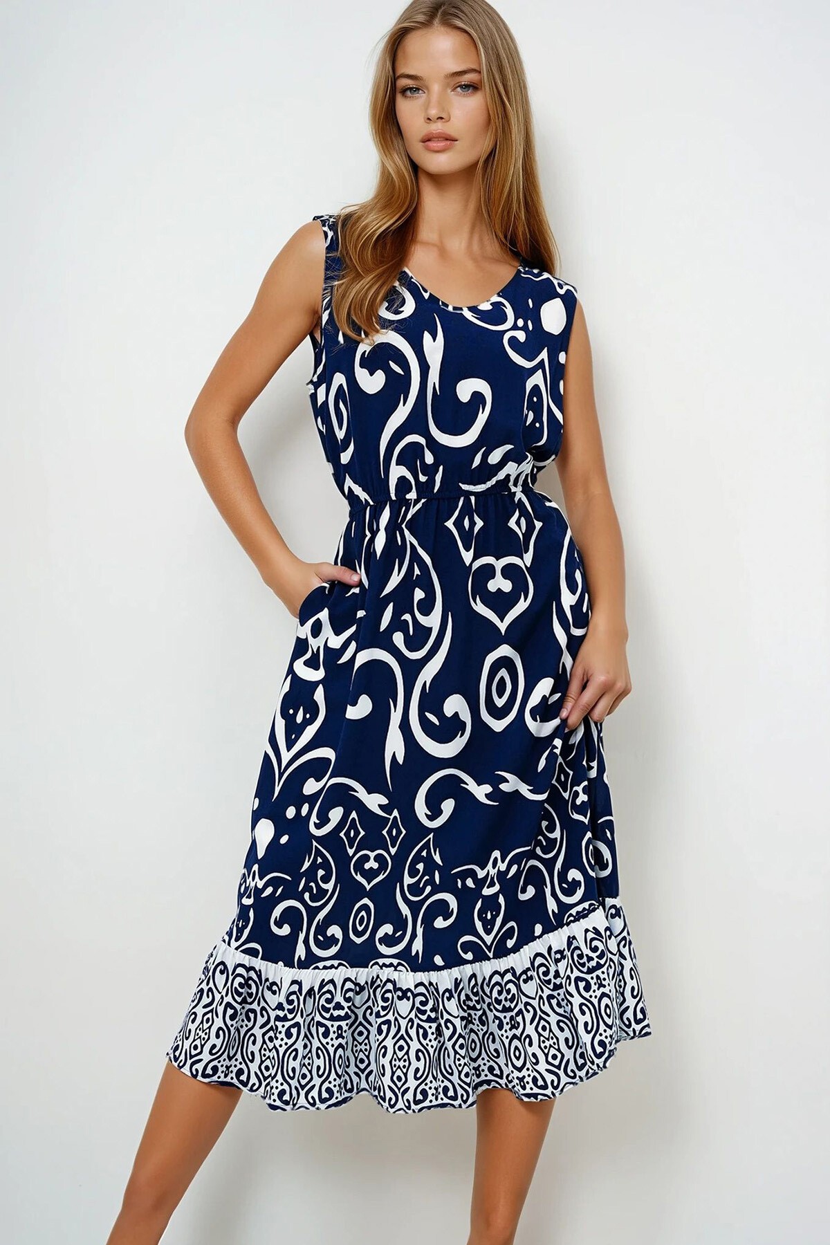Ekru Lacivert Ön Arka V Yaka Desenli Eteği Volanlı Yazlık Dokuma Elbise