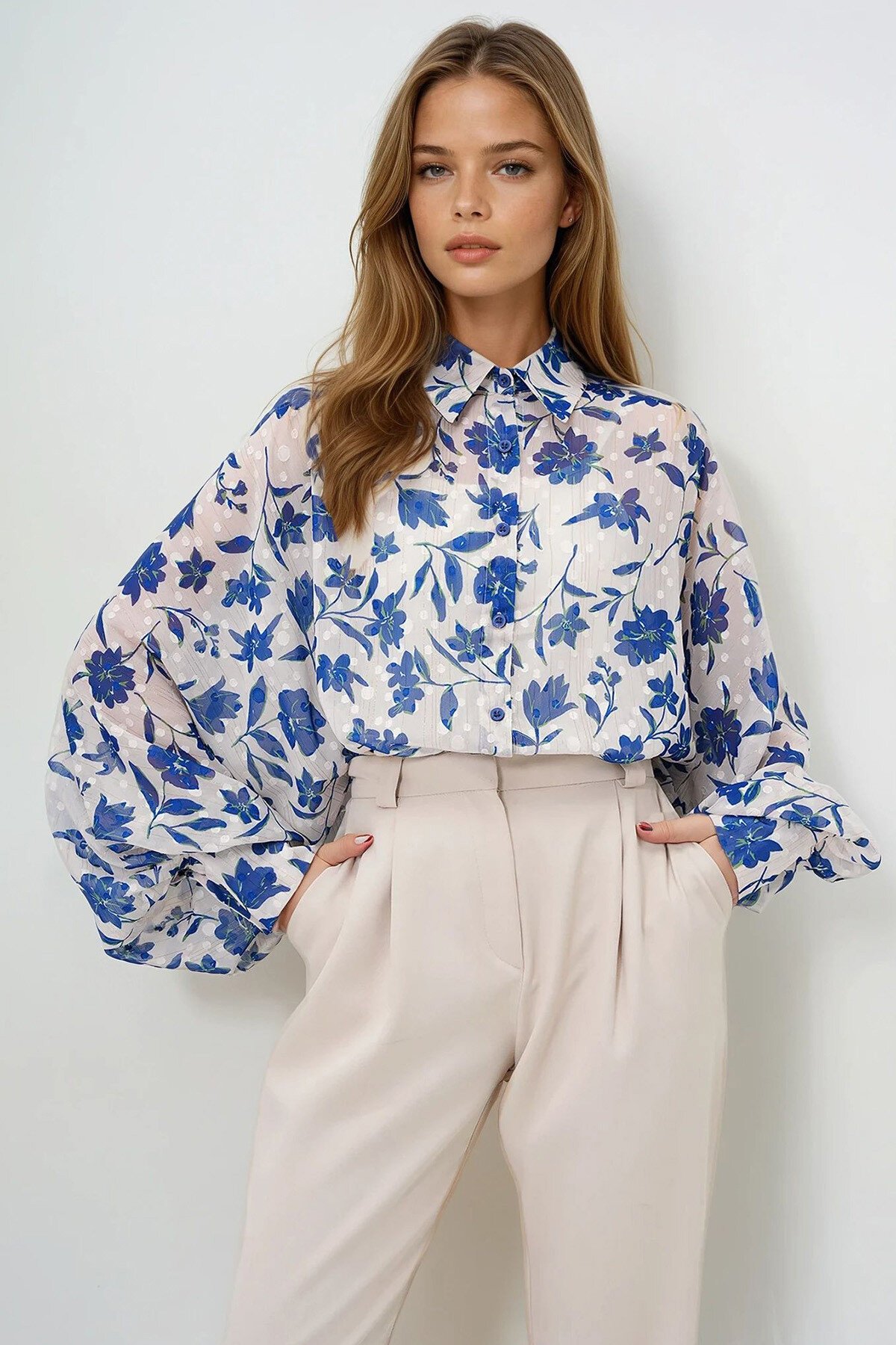 Ekru Saks Yarasa Kol Çiçek Desenli Şifon Gömlek Ve İp Askılı Sandy Bluz 2Li Takım