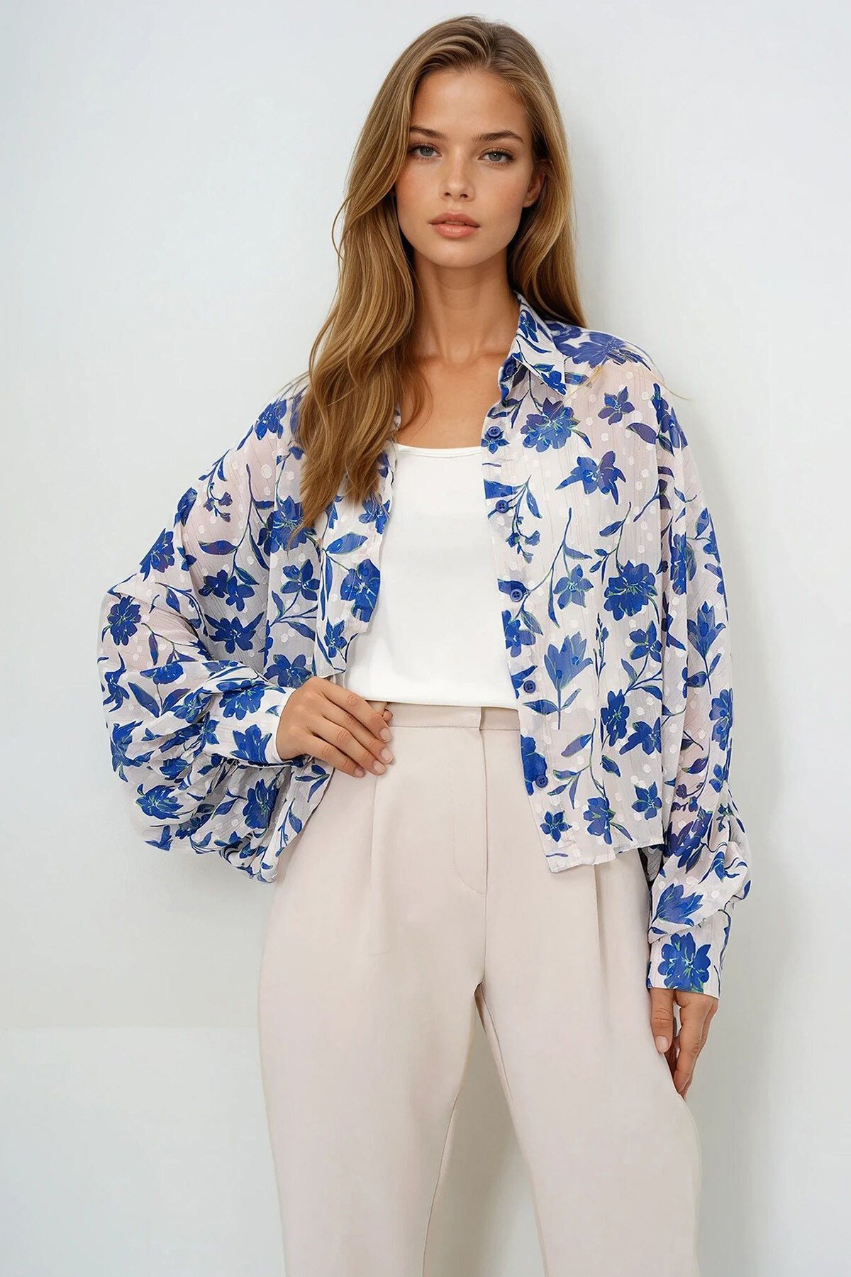 Ekru Saks Yarasa Kol Çiçek Desenli Şifon Gömlek Ve İp Askılı Sandy Bluz 2Li Takım