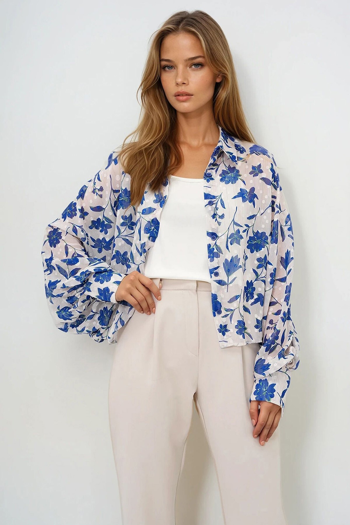 Ekru Saks Yarasa Kol Çiçek Desenli Şifon Gömlek Ve İp Askılı Sandy Bluz 2Li Takım