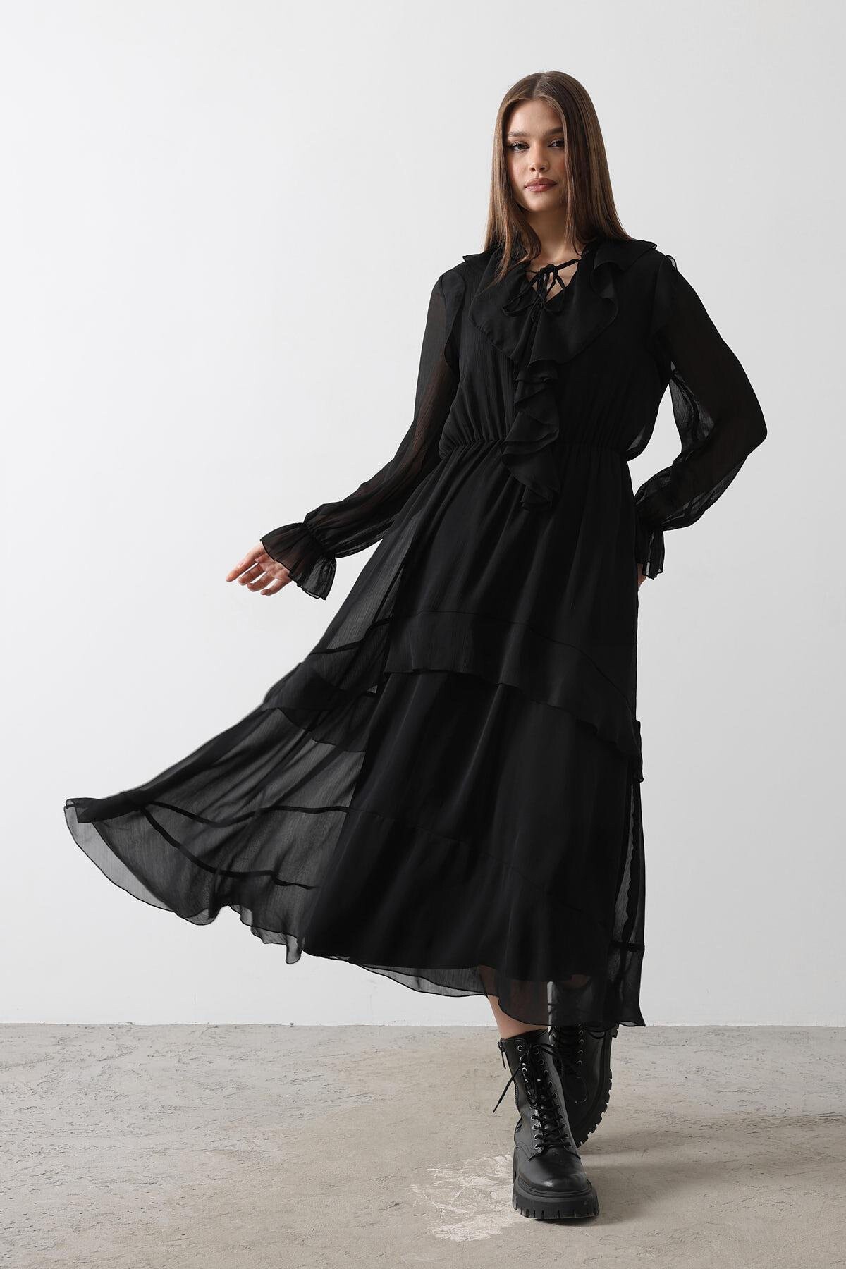 Siyah Astarlı Fırfır Detaylı Maxi Boy Şifon Elbise