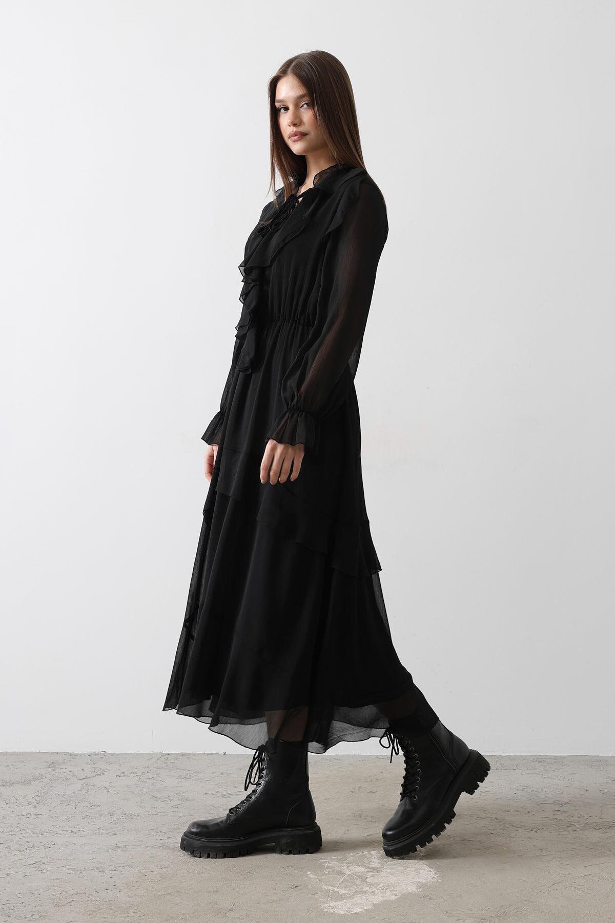 Siyah Astarlı Fırfır Detaylı Maxi Boy Şifon Elbise