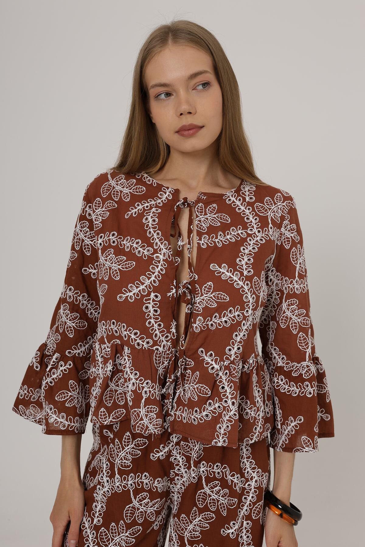 Kahve Fiyonk Bağlamalı Volanlı Brode Bluz