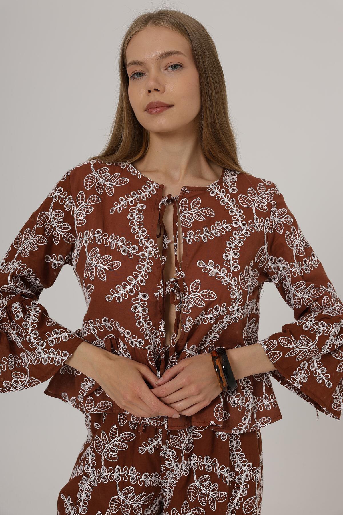 Kahve Fiyonk Bağlamalı Volanlı Brode Bluz