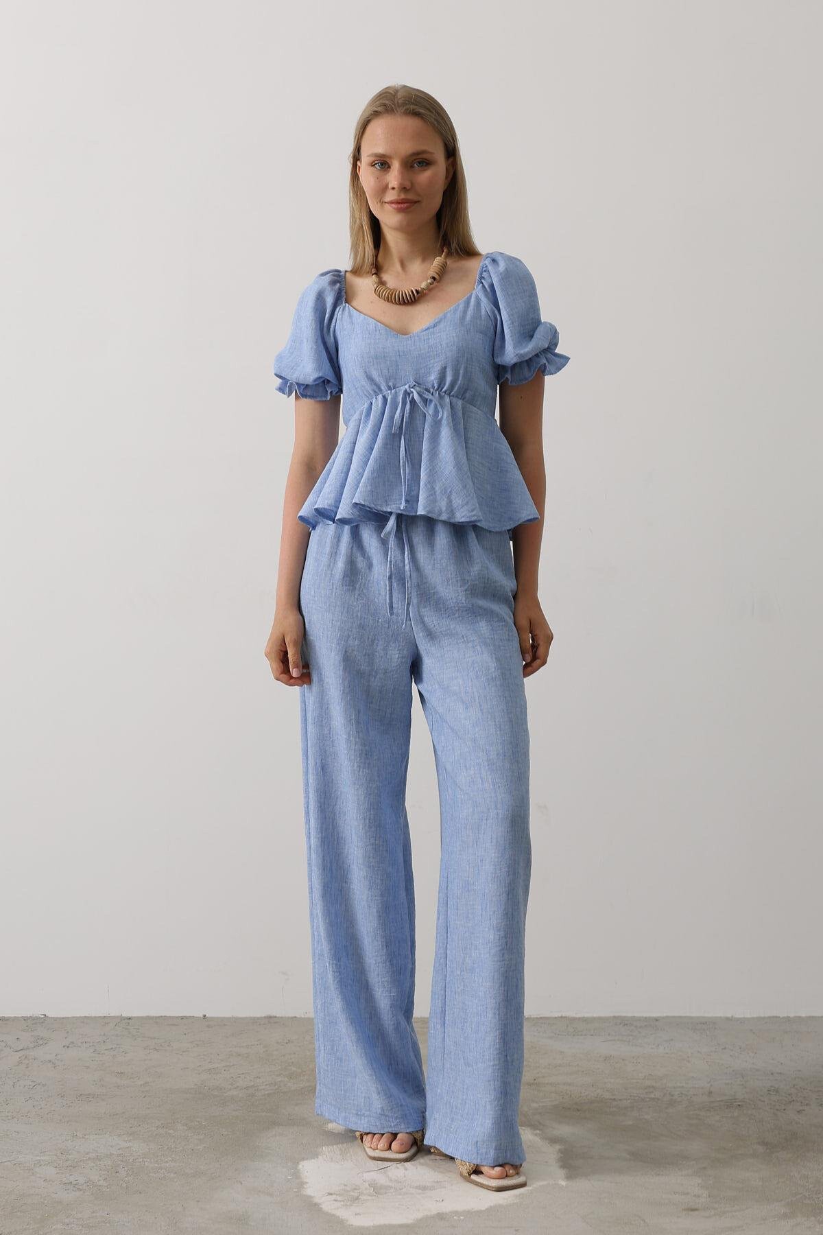 Mavi Fiyonklu Yarım Balon Kollu Eteği Fırfırlı Bluz Ve Pantolon Takım