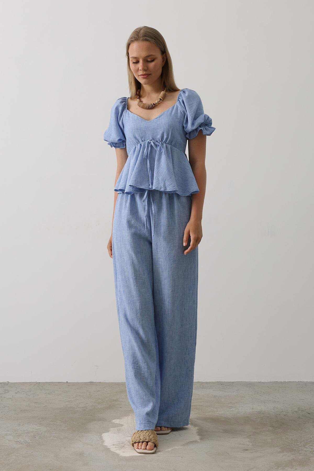 Mavi Fiyonklu Yarım Balon Kollu Eteği Fırfırlı Bluz Ve Pantolon Takım