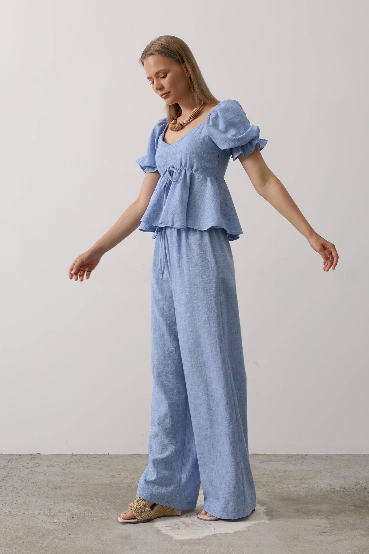 Mavi Fiyonklu Yarım Balon Kollu Eteği Fırfırlı Bluz Ve Pantolon Takım