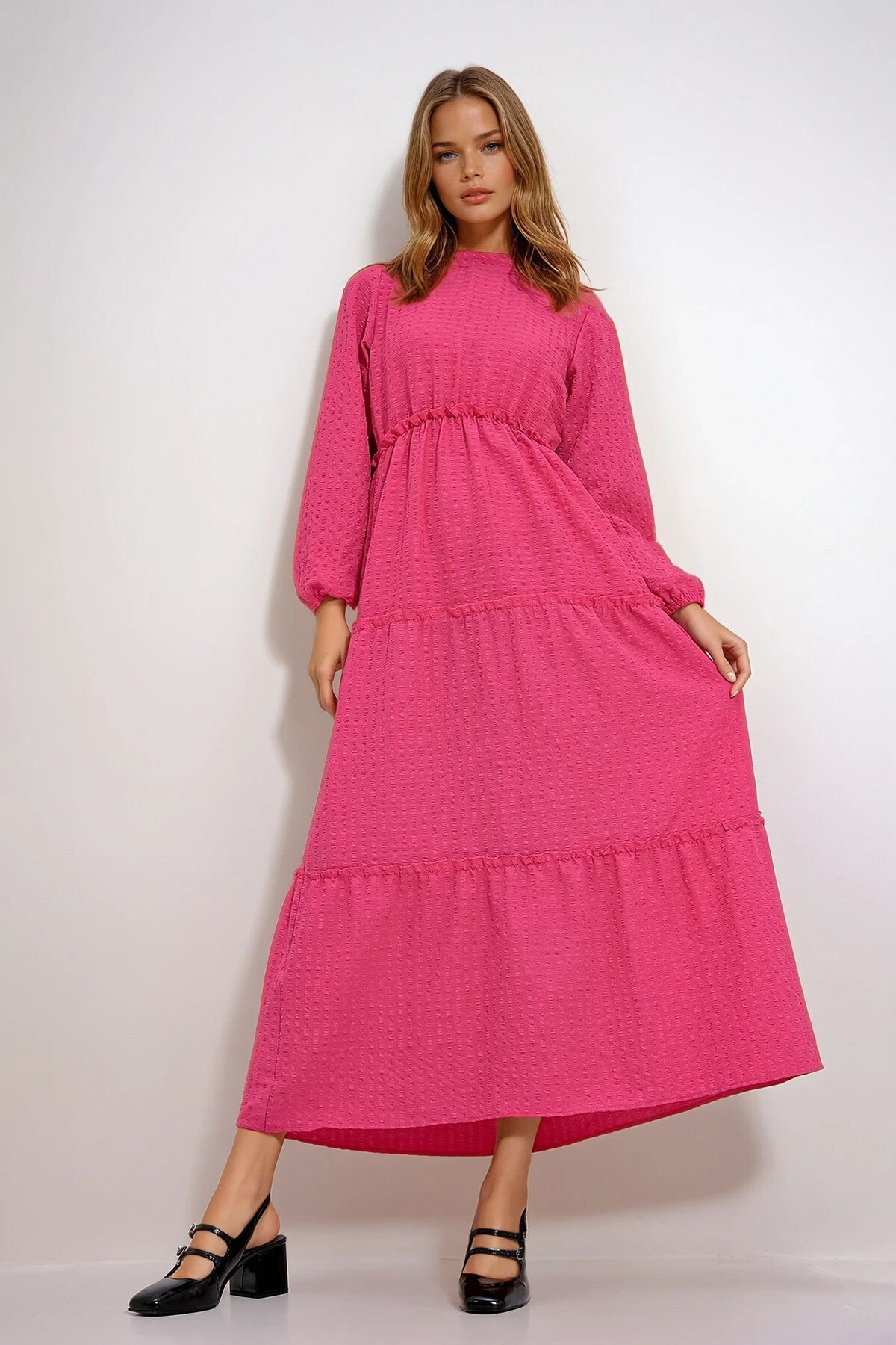 Fuşya Dik Yaka Fırfır Detaylı Balon Kol Kendinden Dokulu Elbise
