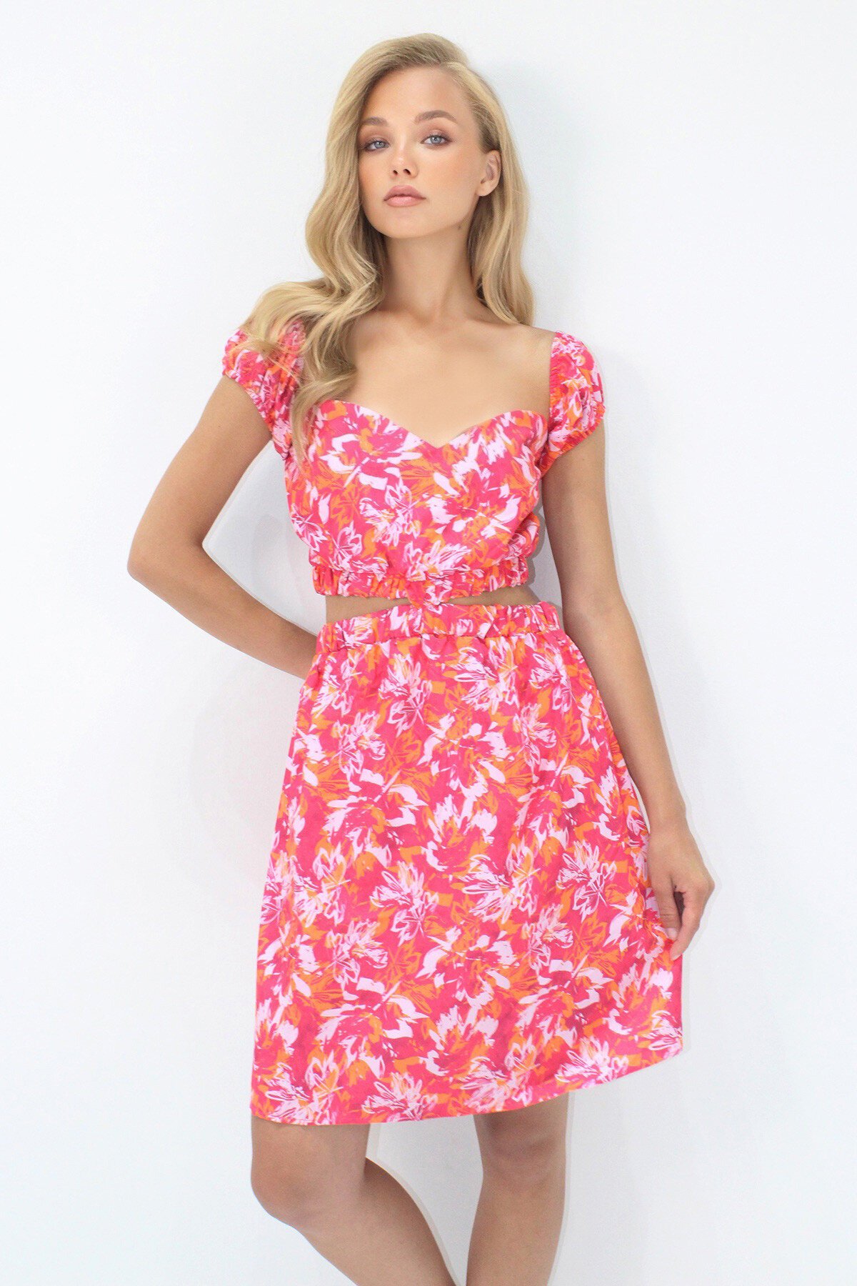 Fuşya Öpücük Yaka Out-Cut Kesimli Desenli Poplin Elbise