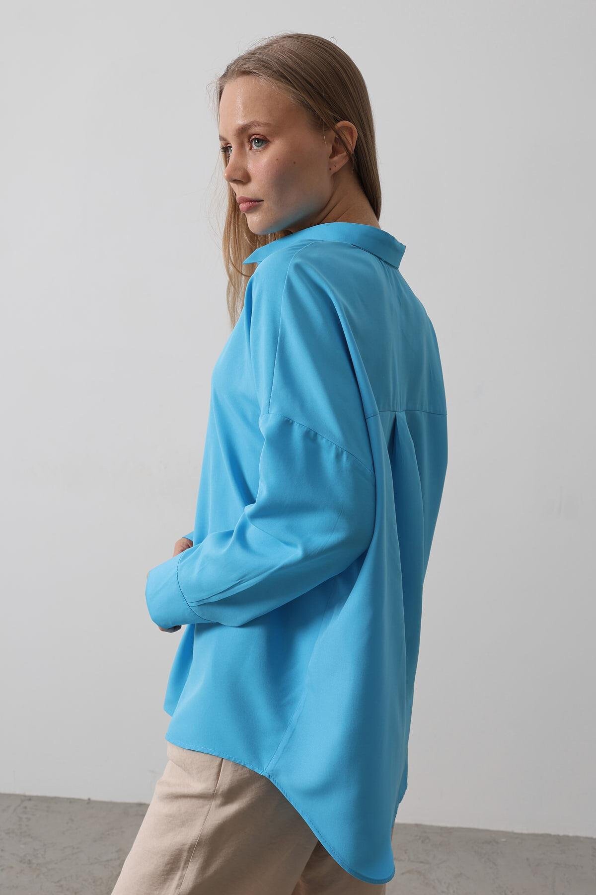 Turkuaz Geniş Manşet Detaylı Oversize Gömlek