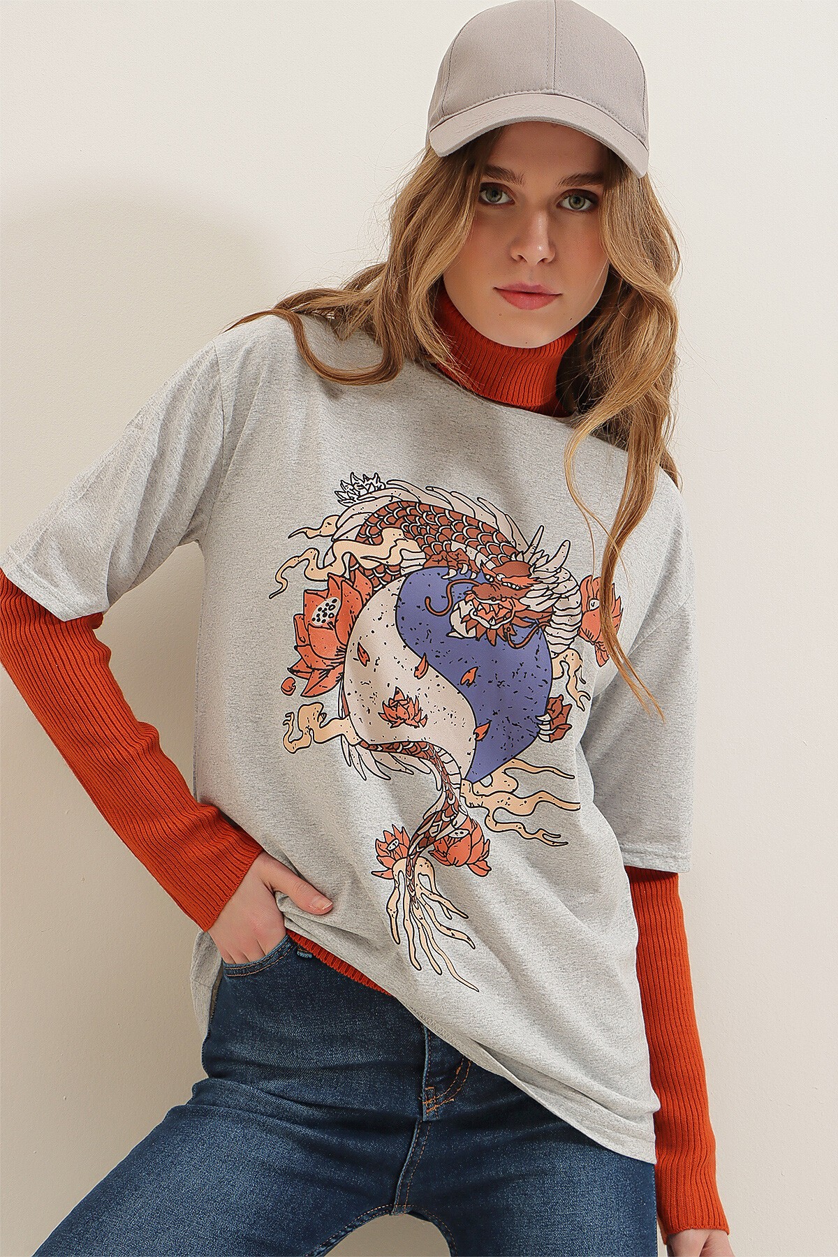 Gri Bisiklet Yaka Dijital Baskılı %100 Pamuk T-Shirt