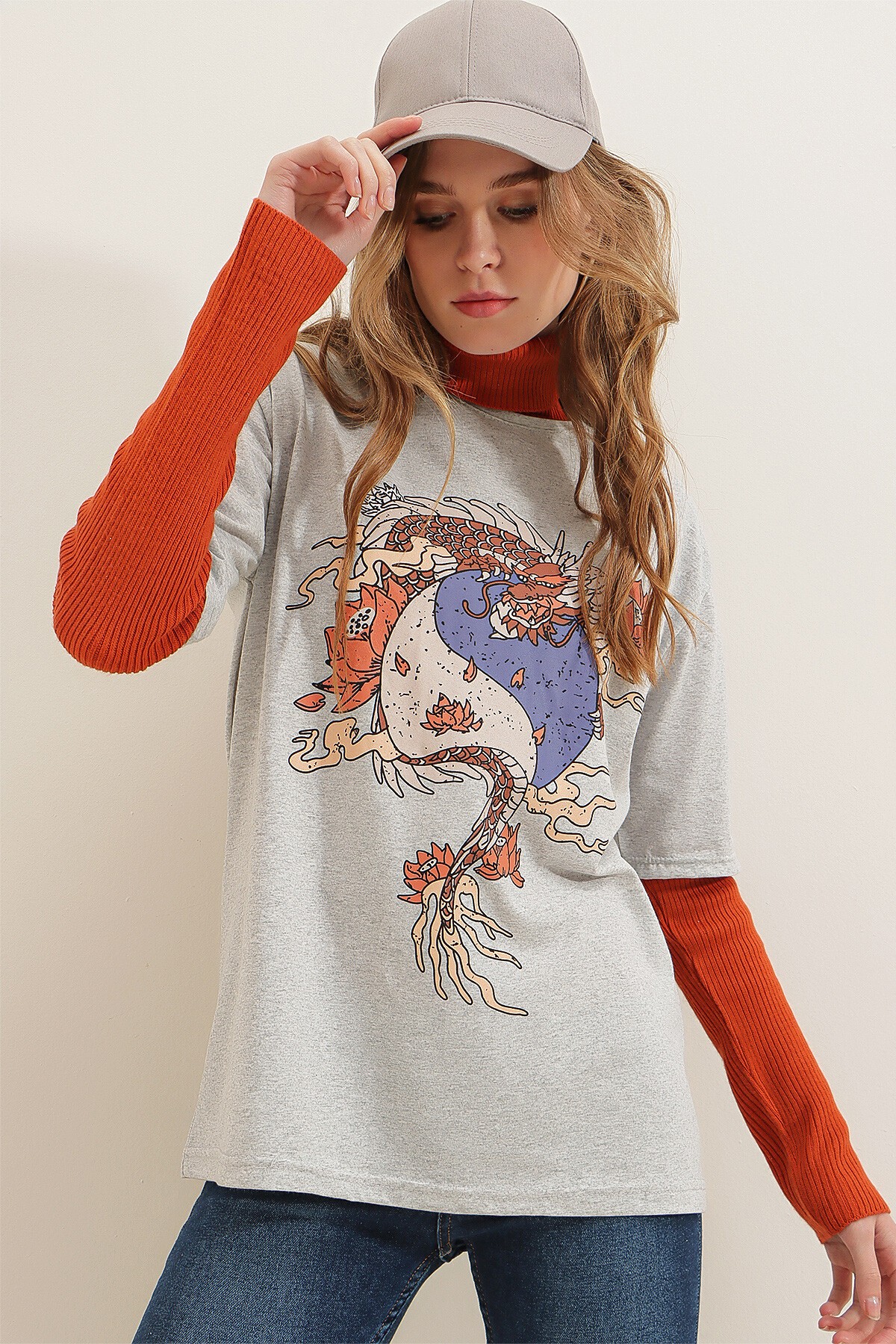 Gri Bisiklet Yaka Dijital Baskılı %100 Pamuk T-Shirt