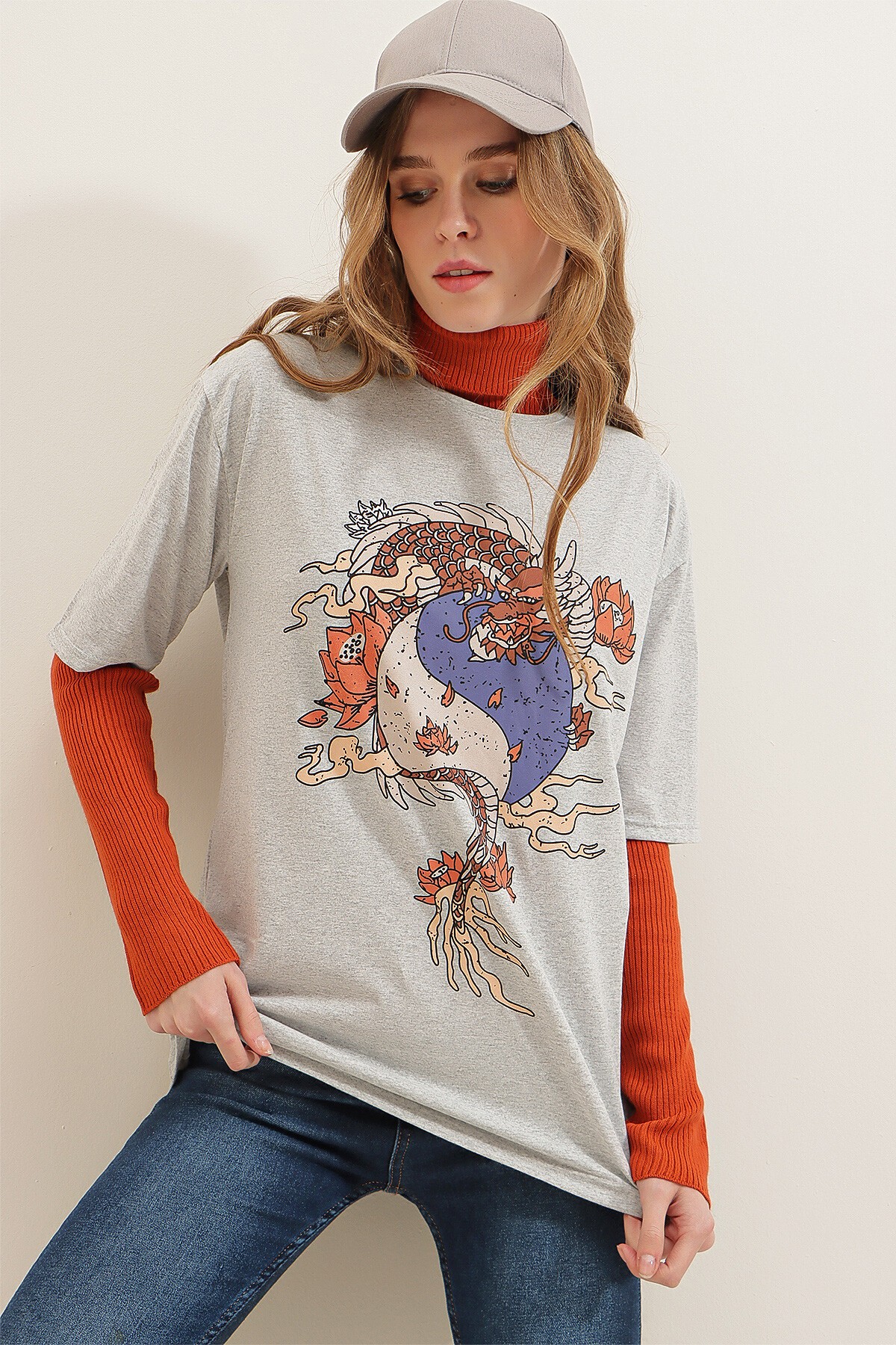 Gri Bisiklet Yaka Dijital Baskılı %100 Pamuk T-Shirt