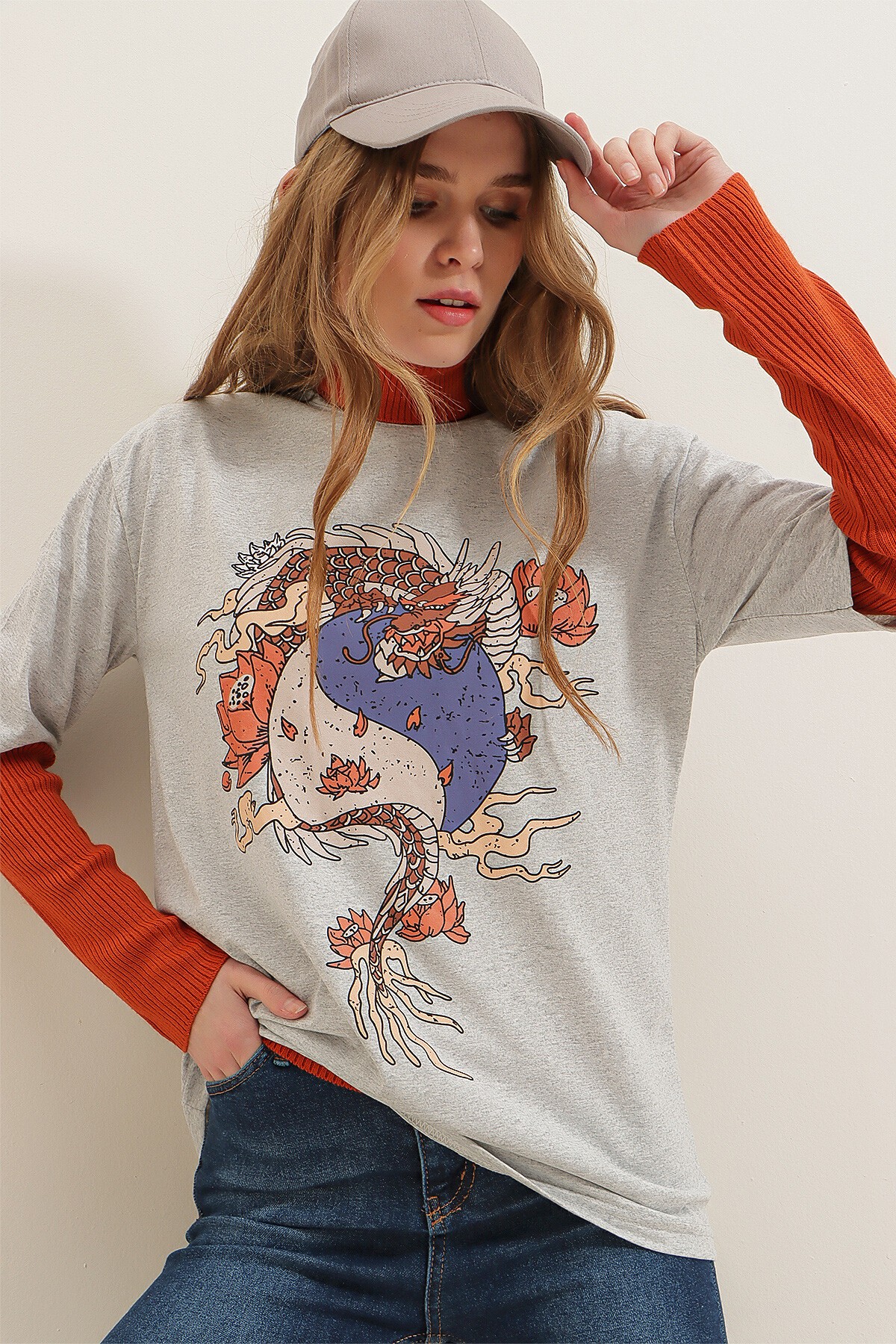 Gri Bisiklet Yaka Dijital Baskılı %100 Pamuk T-Shirt