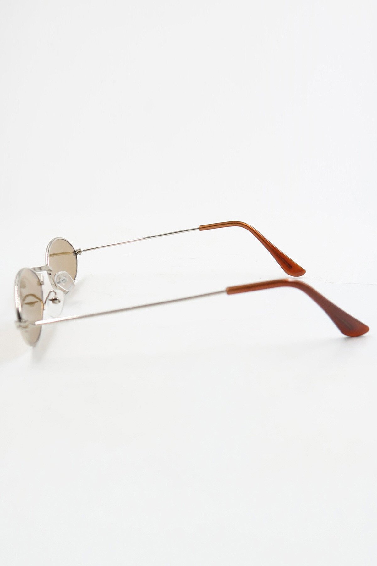 Gümüş Oval Şekilli Gold Metal Çerçeveli Güneş Gözlüğü