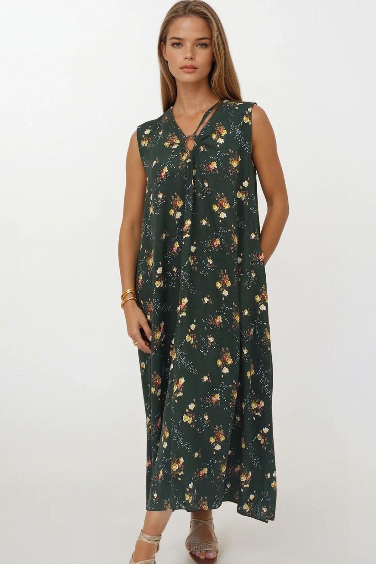 Haki Aksesuar Detaylı Desenli Maxi Boy Çift Cepli Elbise Elbise