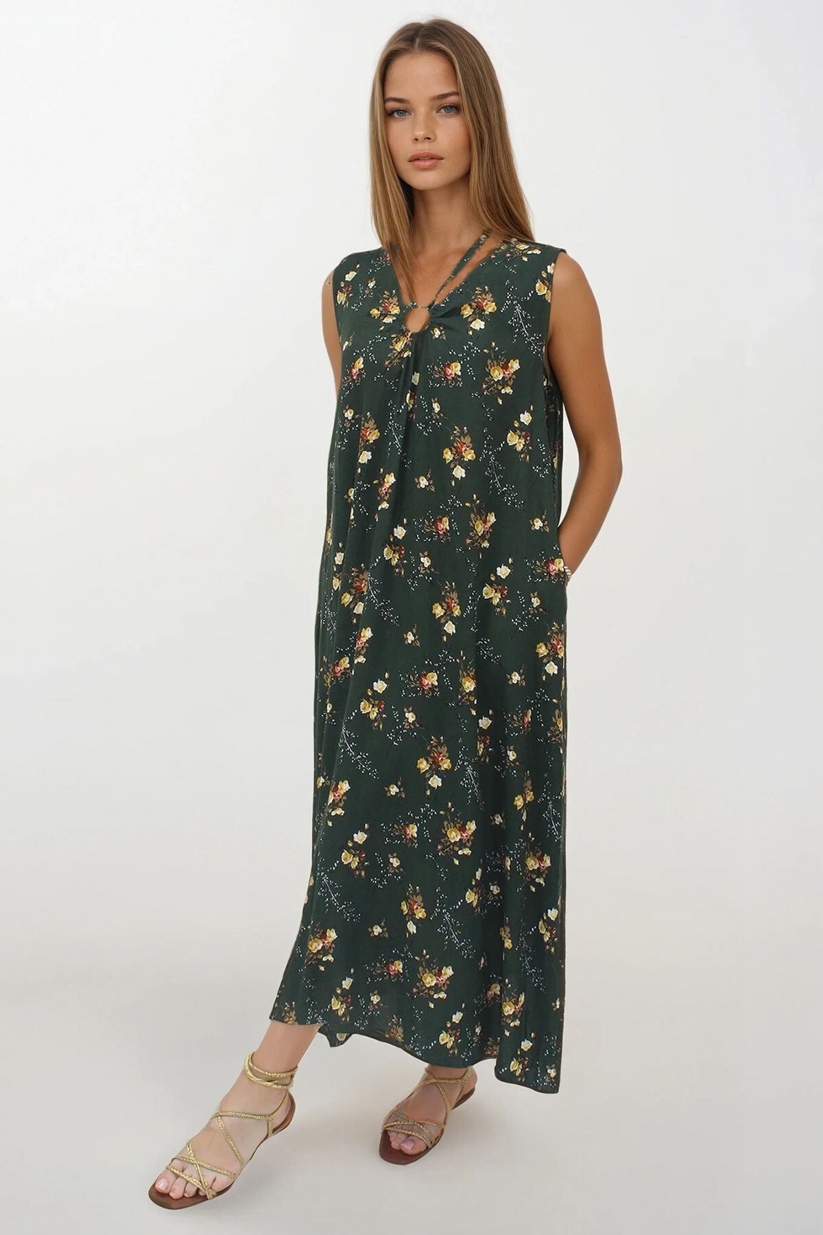 Haki Aksesuar Detaylı Desenli Maxi Boy Çift Cepli Elbise Elbise