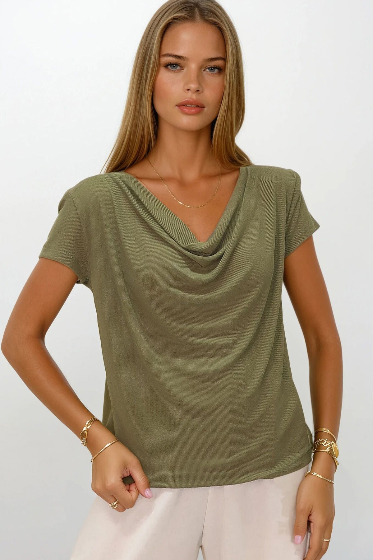 Haki Degaje Yaka Dökümlü Vatkalı Örme Bluz