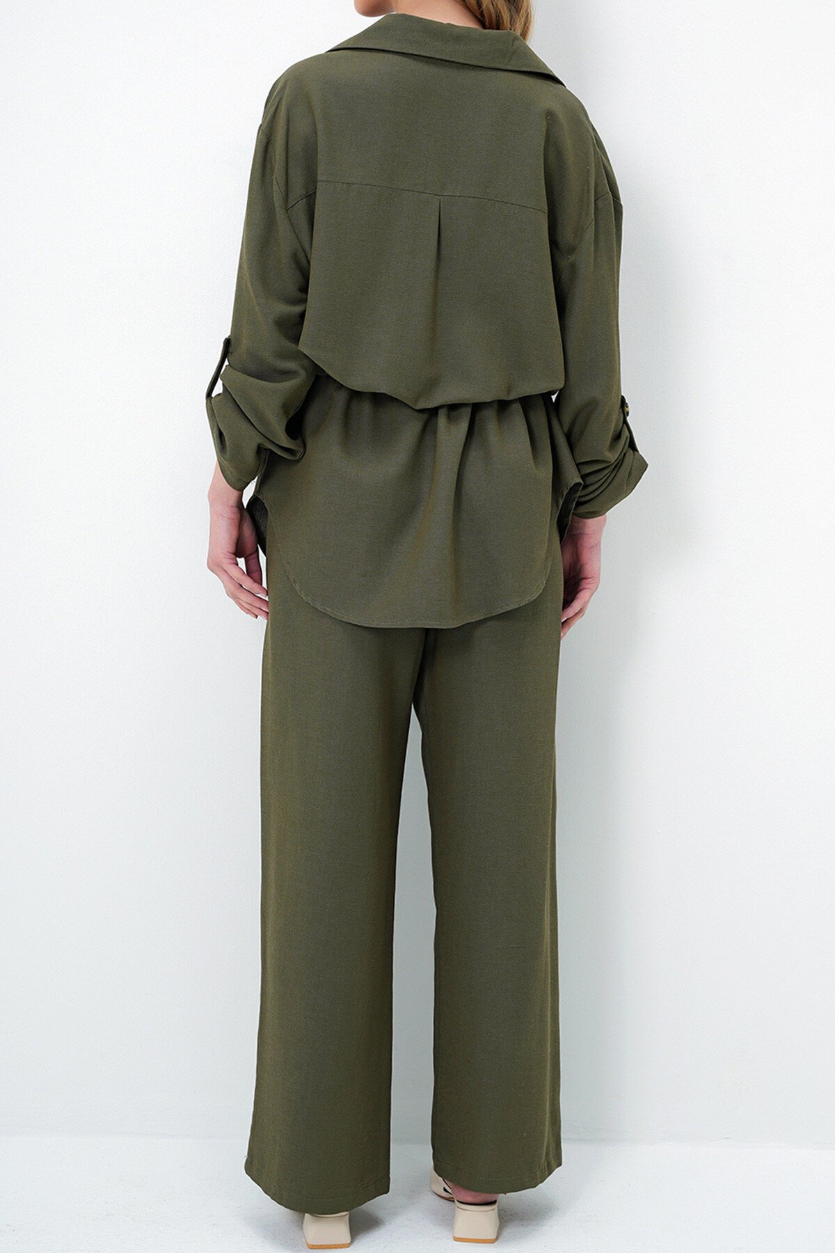Haki Gömlek Yaka Çift Cepli Bağlamalı Keten Safari Ceket Ve Pantolon Takım