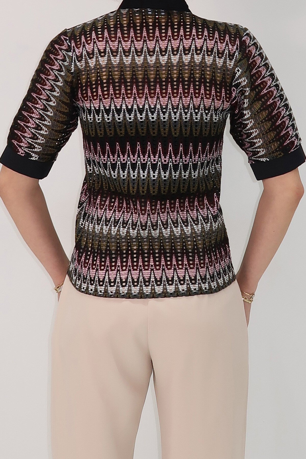 Haki Hakim Yaka Dokuma Manşetli Ajurlu Kısa Kol Güpür Gömlek