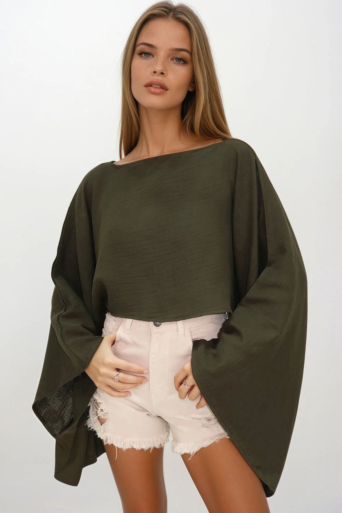 Haki Kayık Yaka Yarsa Kollu Crop Müslin Bluz