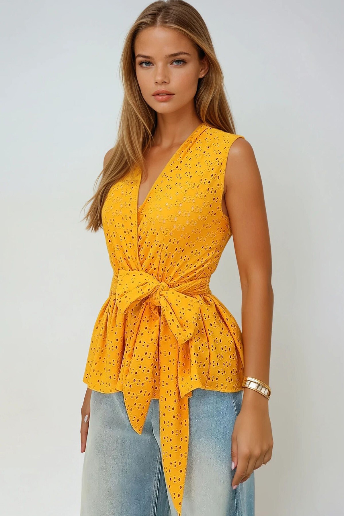 Hardal Kruvaze Yaka Kendinden Kuşaklı Eteği Volanlı Güpür Bluz