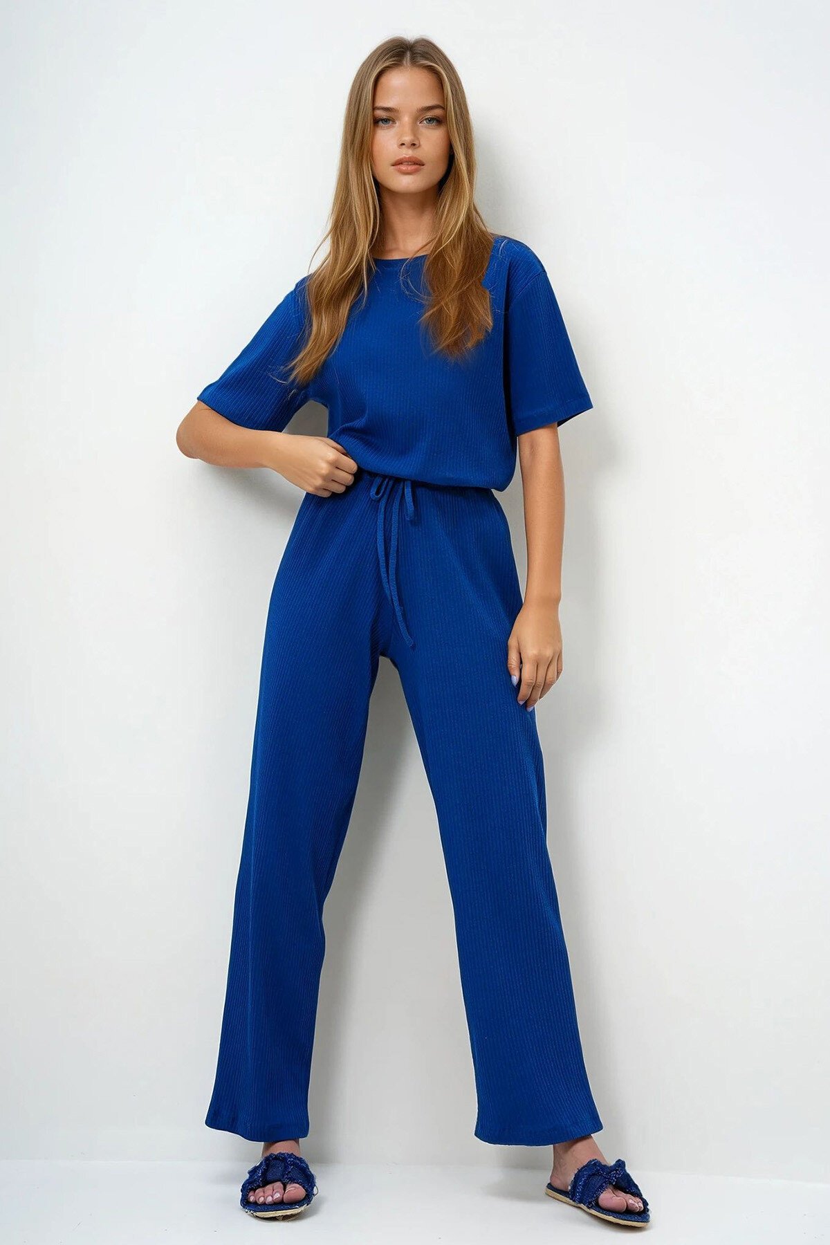 İndigo Mavi Bisiklet Yaka Kısa Kol T Shirt Ve Pantolon Takım