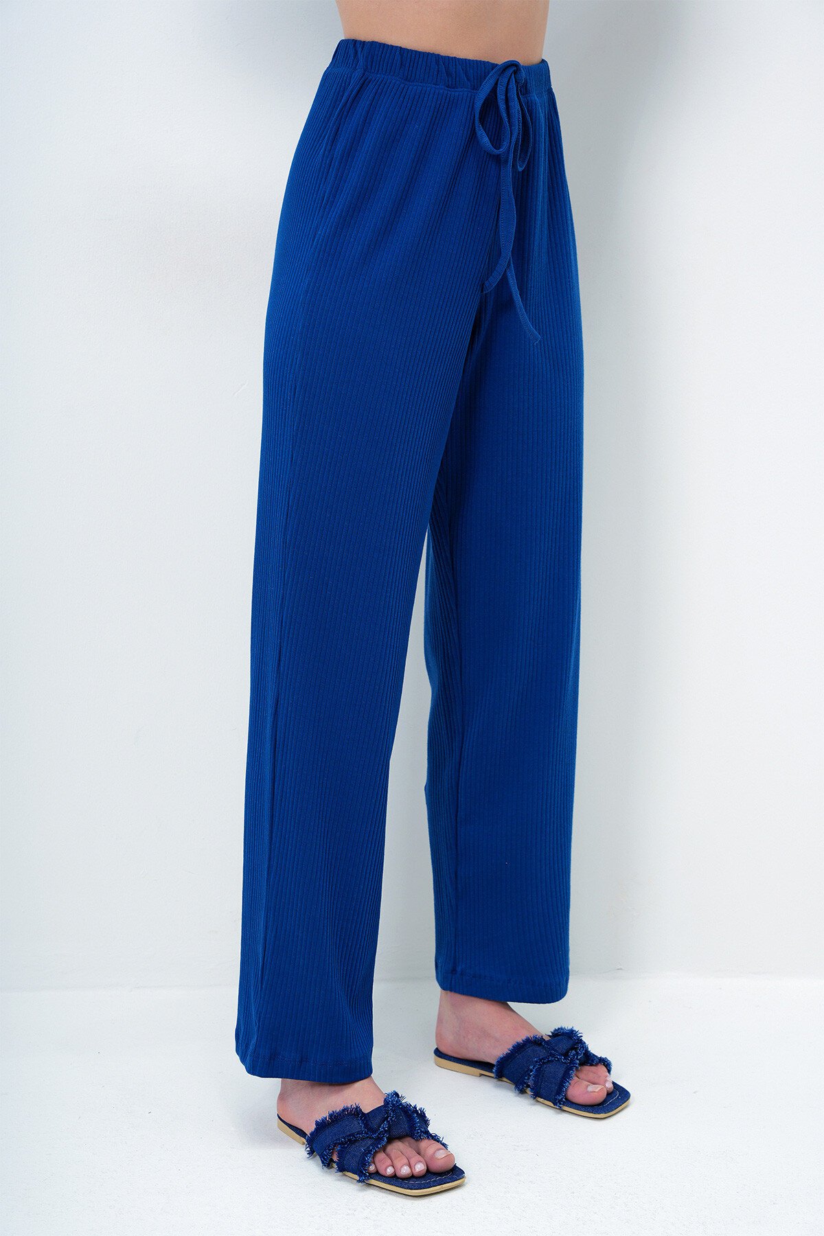 İndigo Mavi Bisiklet Yaka Kısa Kol T Shirt Ve Pantolon Takım