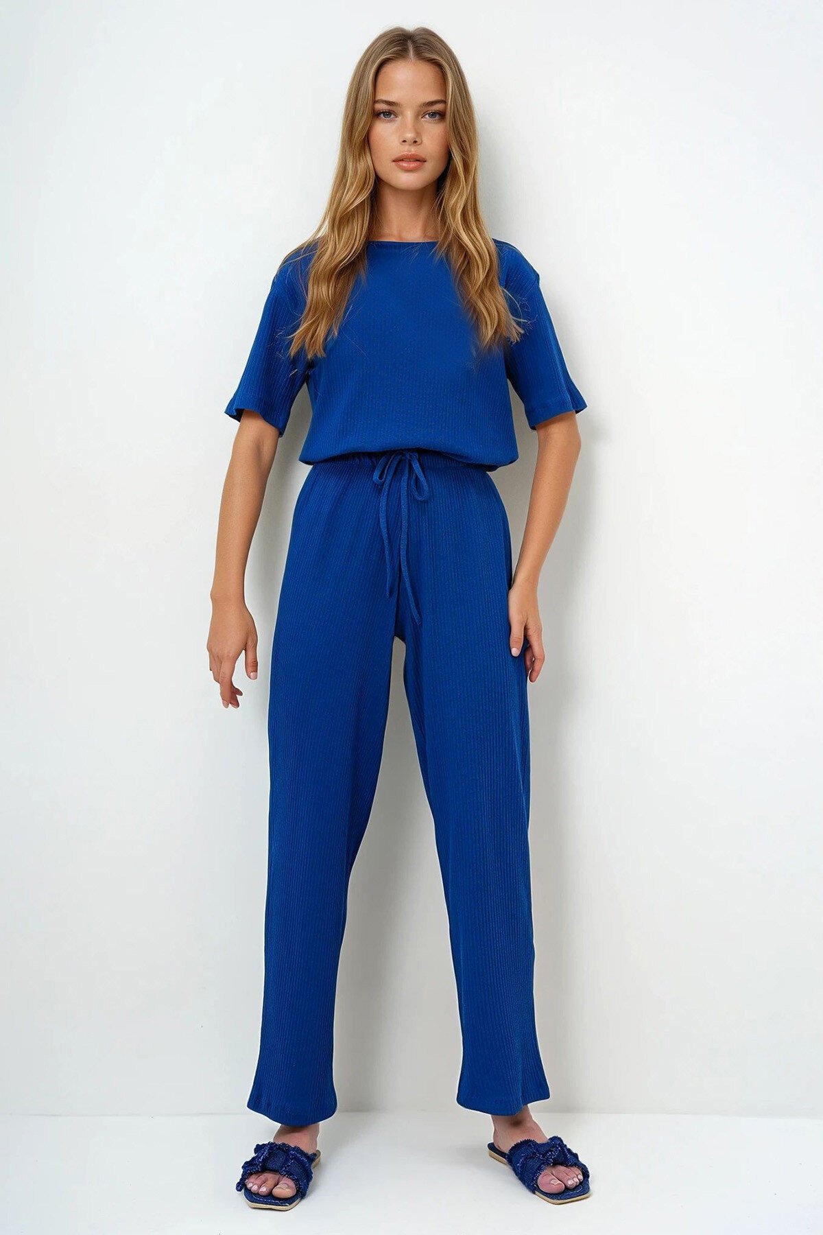 İndigo Mavi Bisiklet Yaka Kısa Kol T Shirt Ve Pantolon Takım