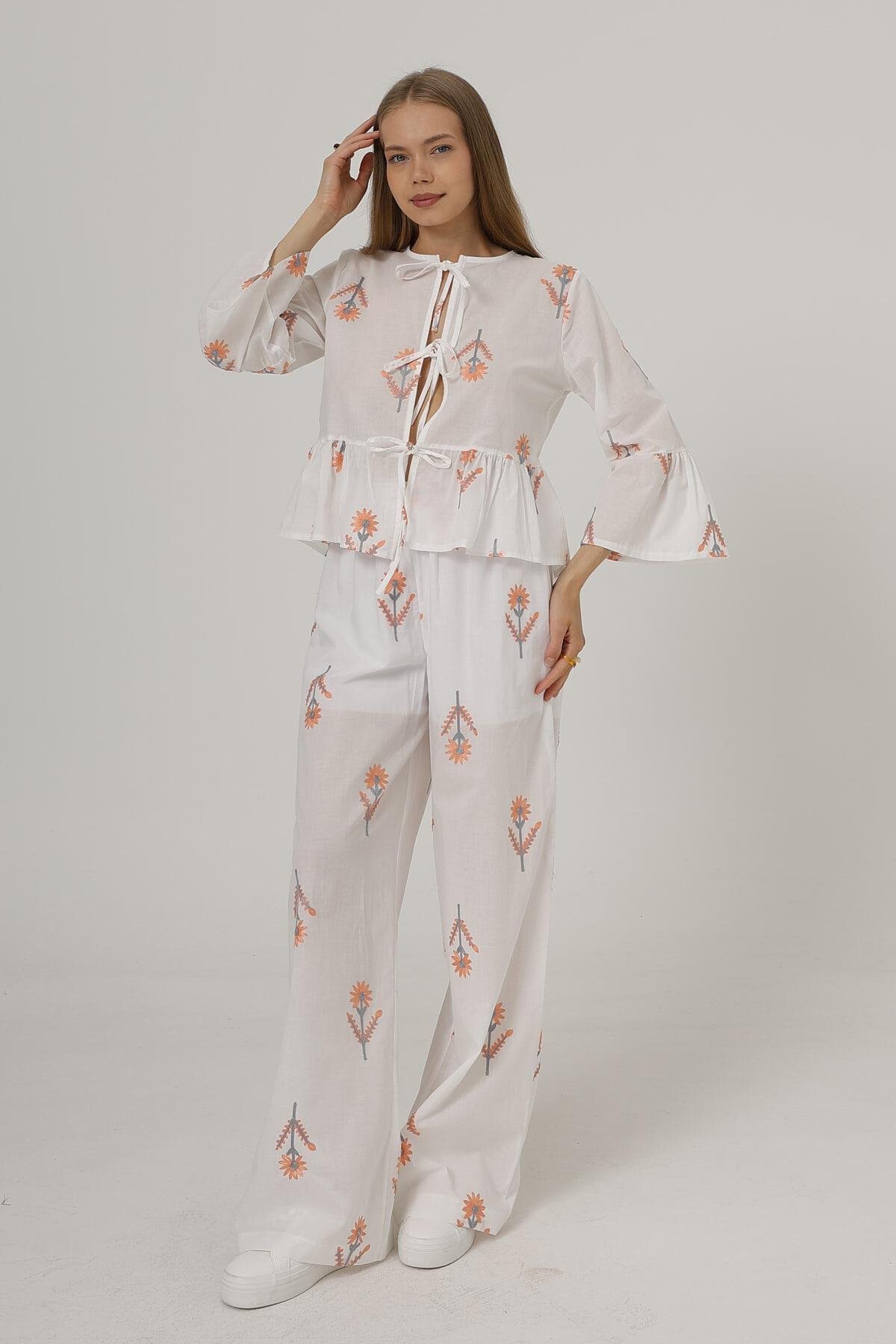 Beyaz Kendinden İşlemeli Astarlı Rahat Kesim Pantolon