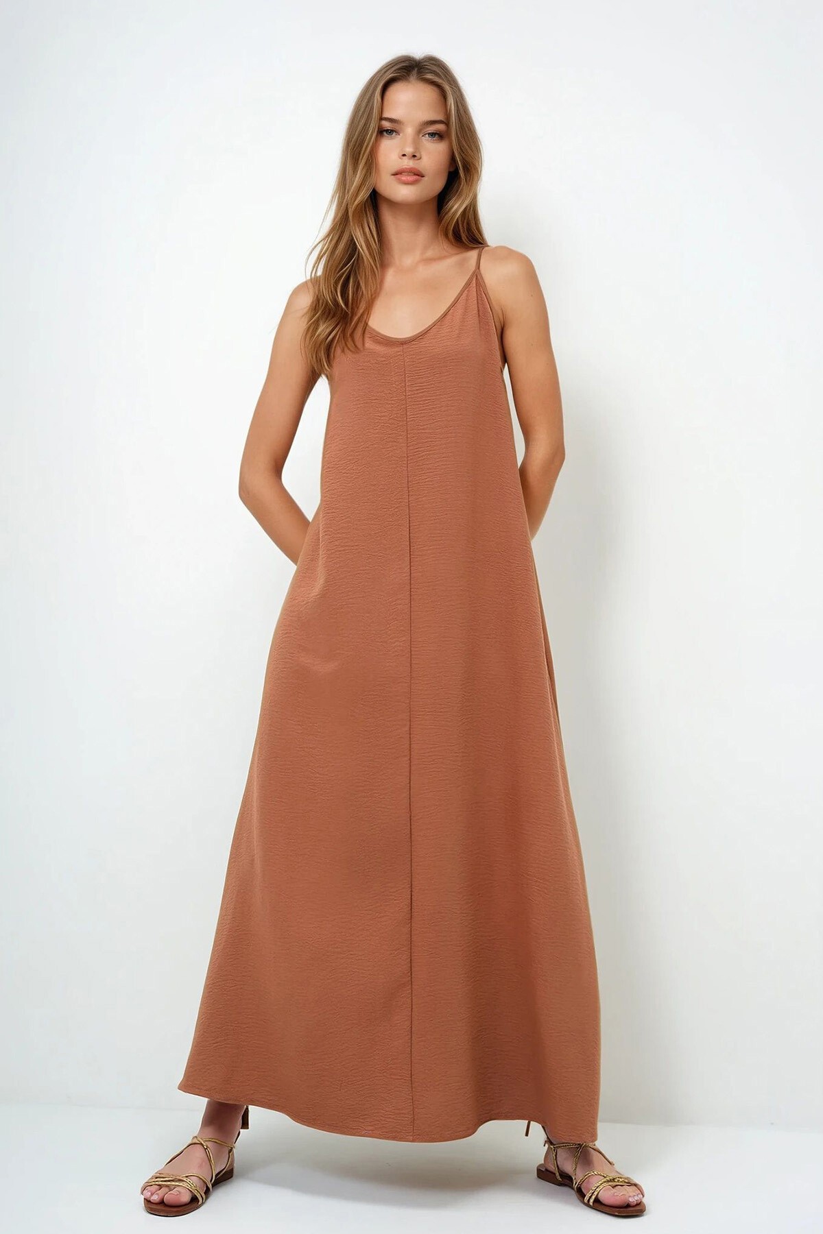 Kahverengi Ayarlanabilir Askılı V Yaka Aerobin Yazlık Elbise