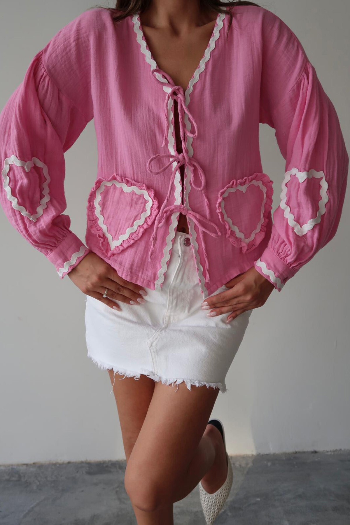 Pembe Kalp Nakışlı Bağlamalı Mevsimlik Ceket