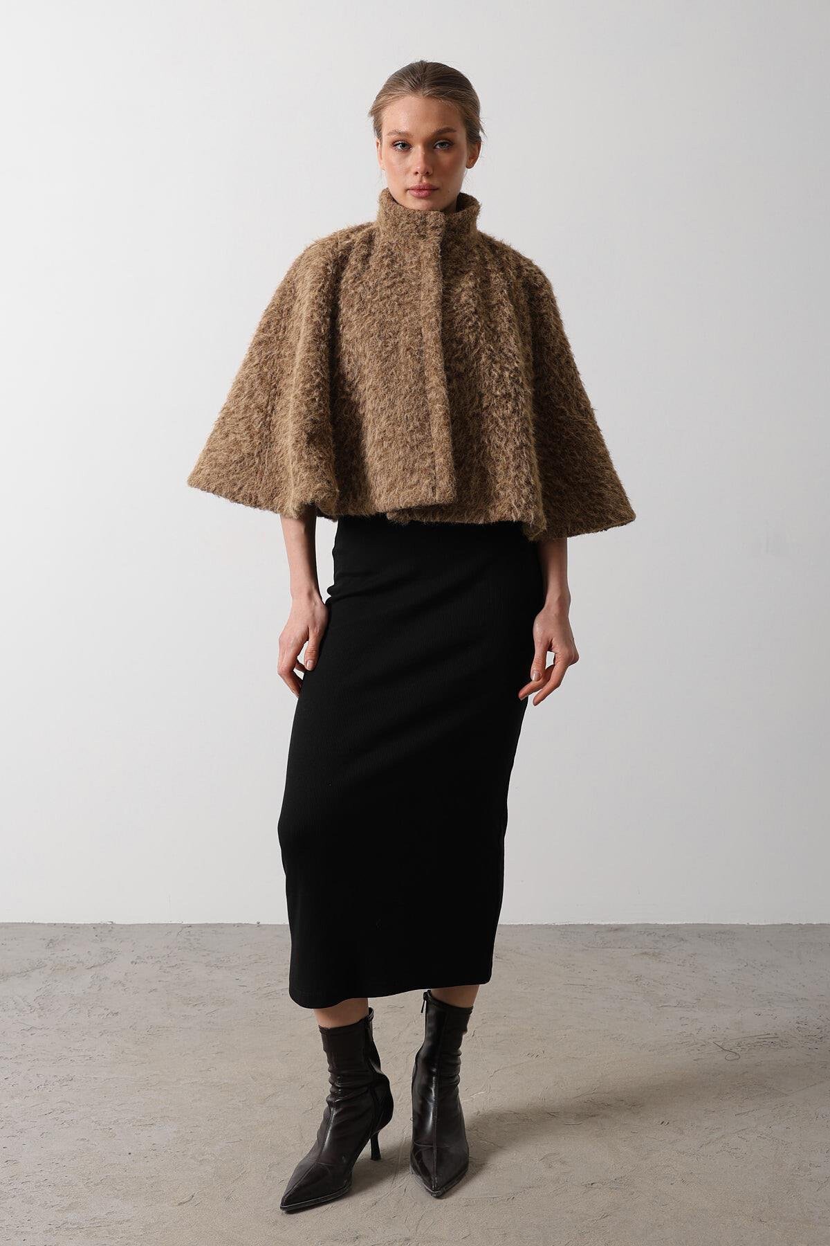 Camel Düğme Kapamalı Astarlı Kaşe Panço