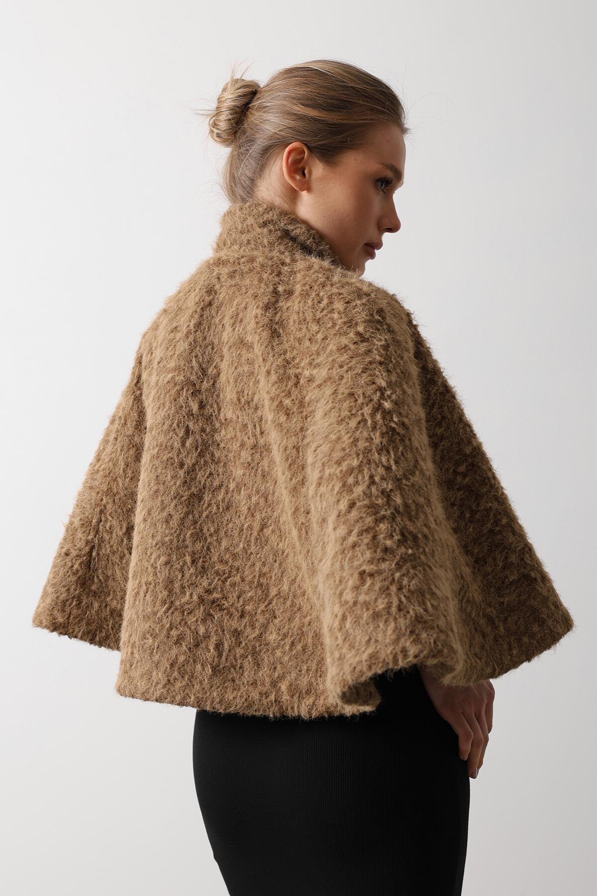 Camel Düğme Kapamalı Astarlı Kaşe Panço