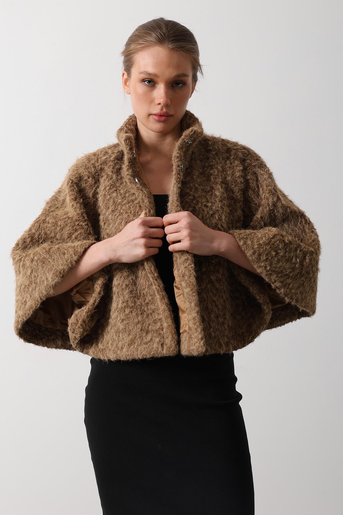 Camel Düğme Kapamalı Astarlı Kaşe Panço