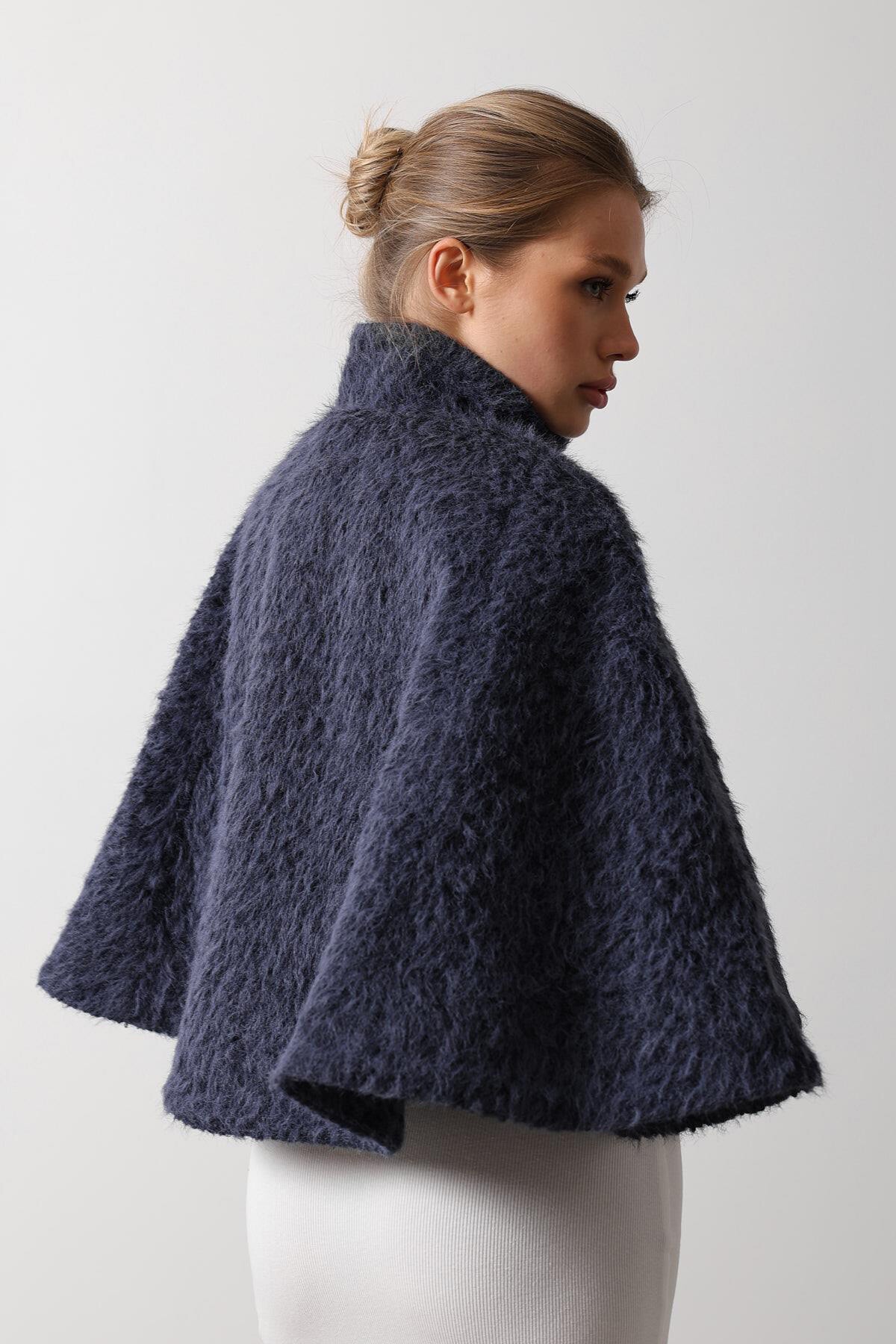 İndigo Düğme Kapamalı Astarlı Kaşe Panço