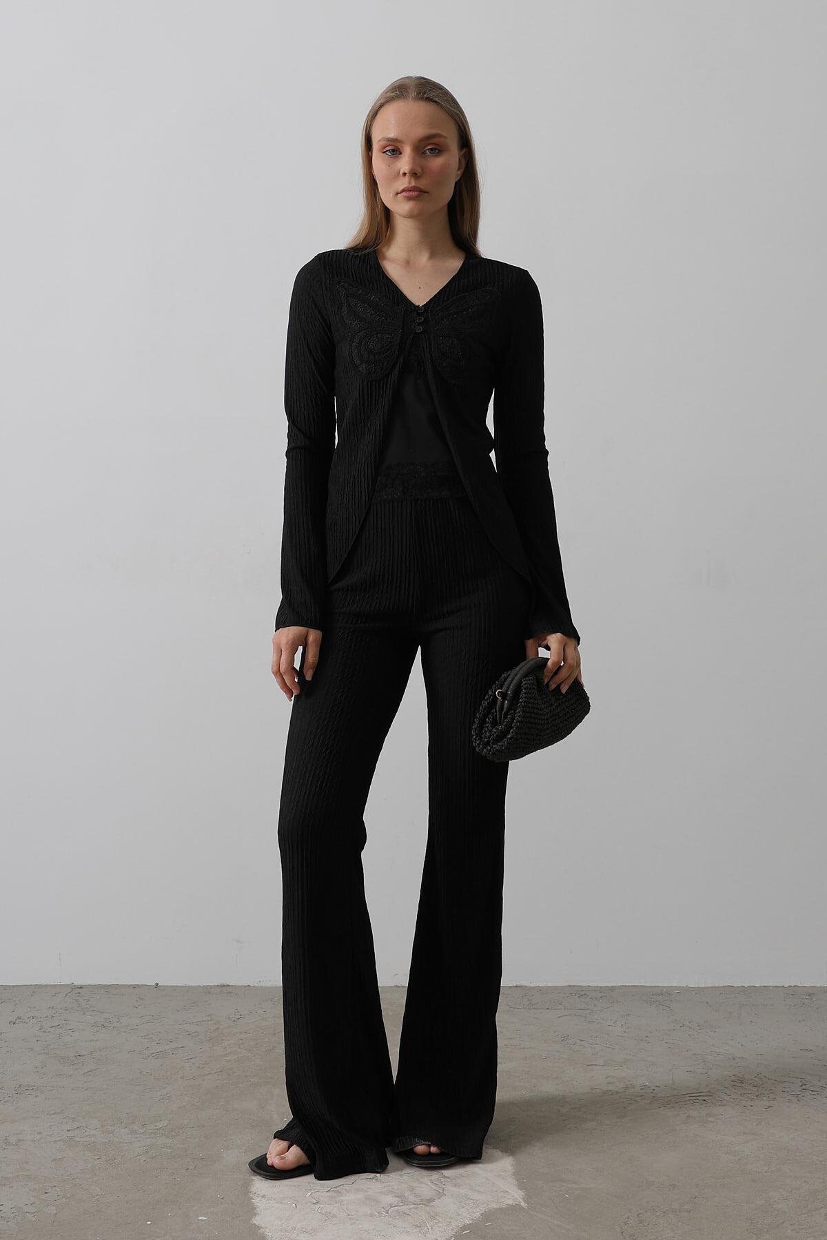 Siyah Motifli Dantel İşlemeli Bluz Ve Pantolon Bürümcük Takım