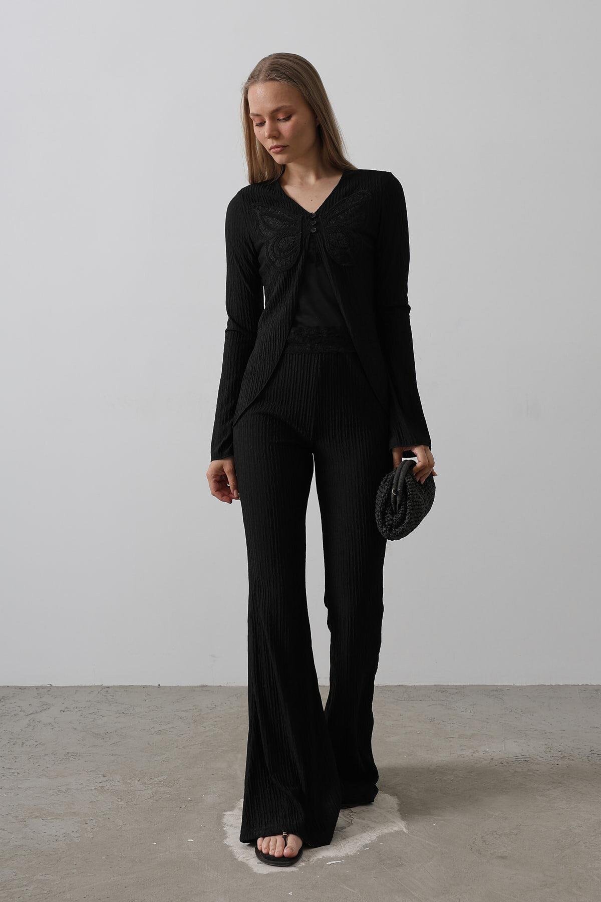 Siyah Motifli Dantel İşlemeli Bluz Ve Pantolon Bürümcük Takım