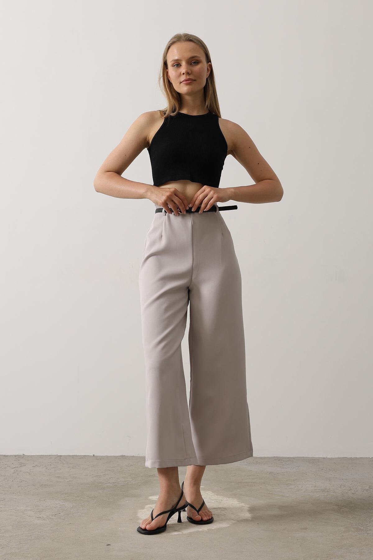 Gri Kemerli Pens Detaylı Fermuarlı Pantolon