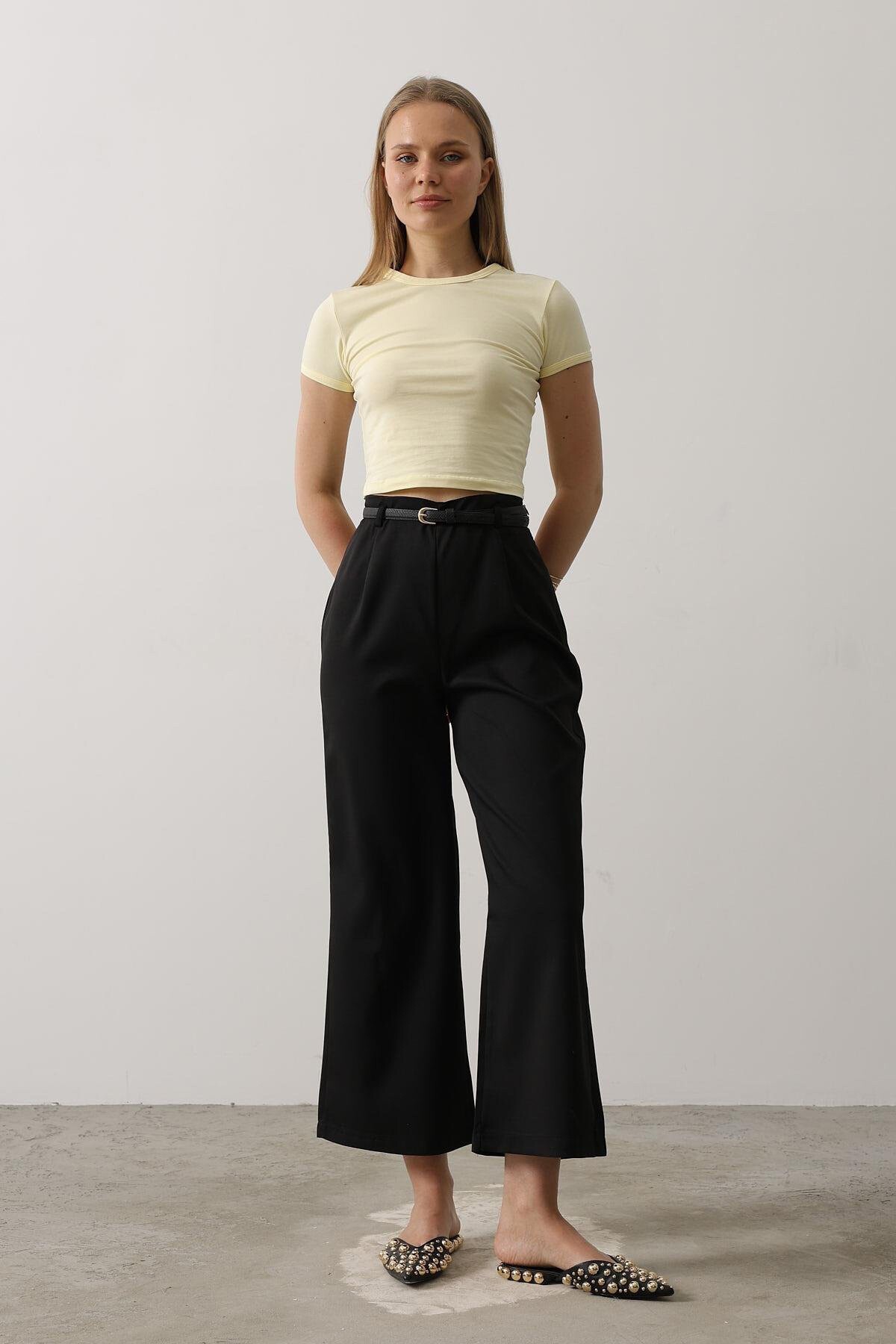 Siyah Kemerli Pens Detaylı Fermuarlı Pantolon