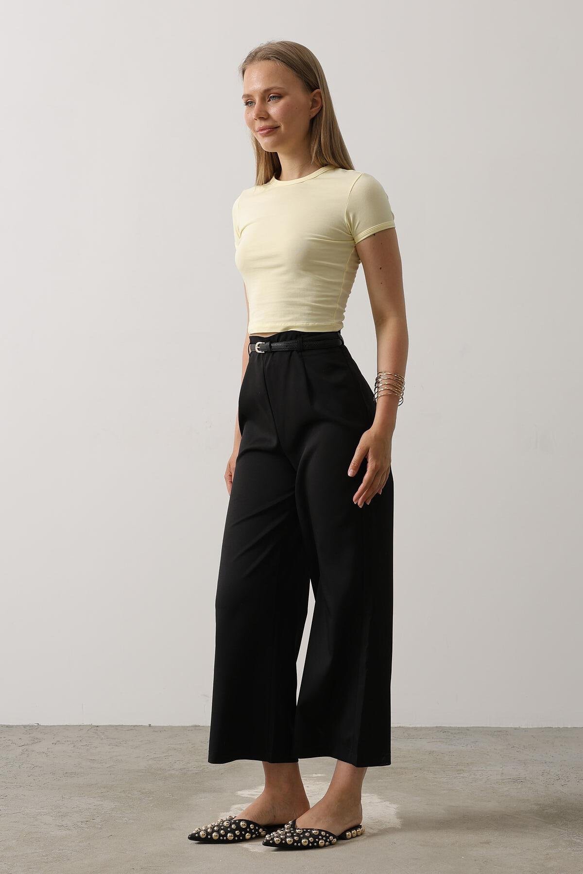 Siyah Kemerli Pens Detaylı Fermuarlı Pantolon