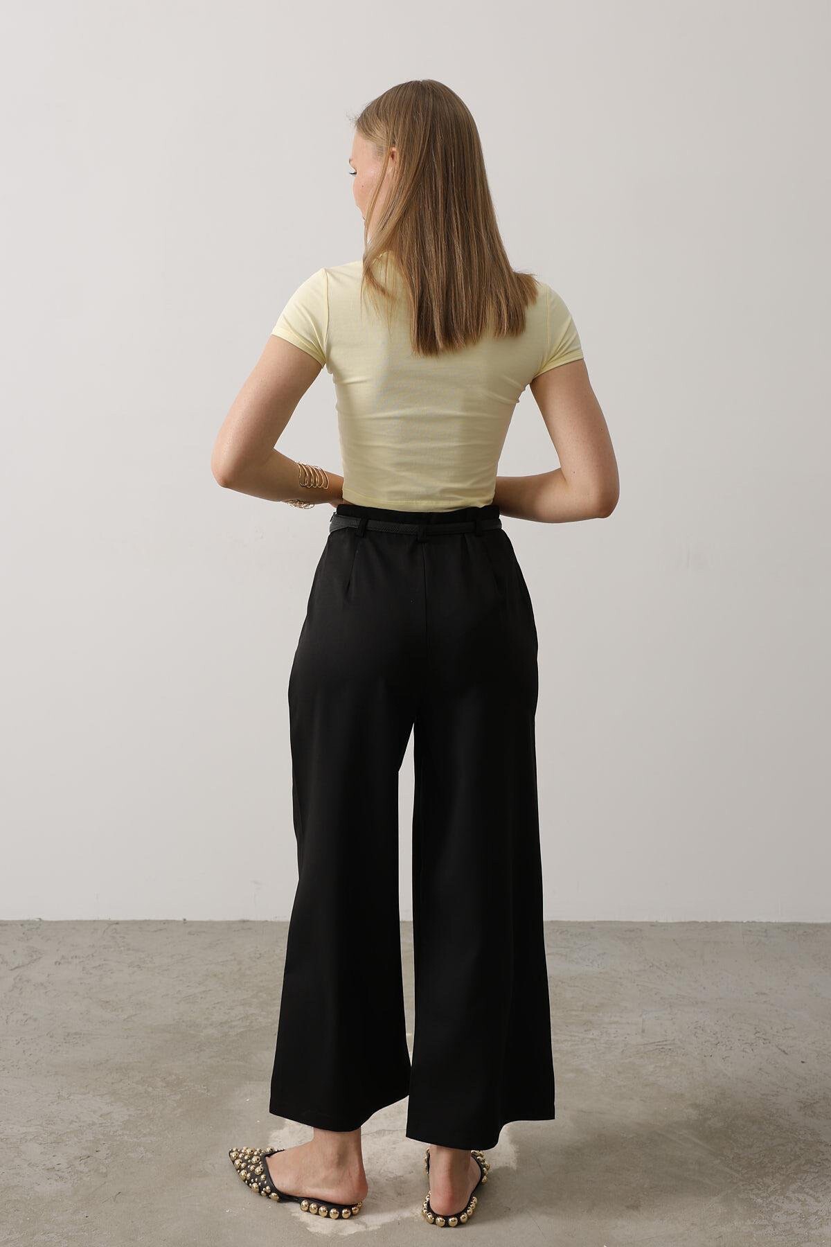 Siyah Kemerli Pens Detaylı Fermuarlı Pantolon