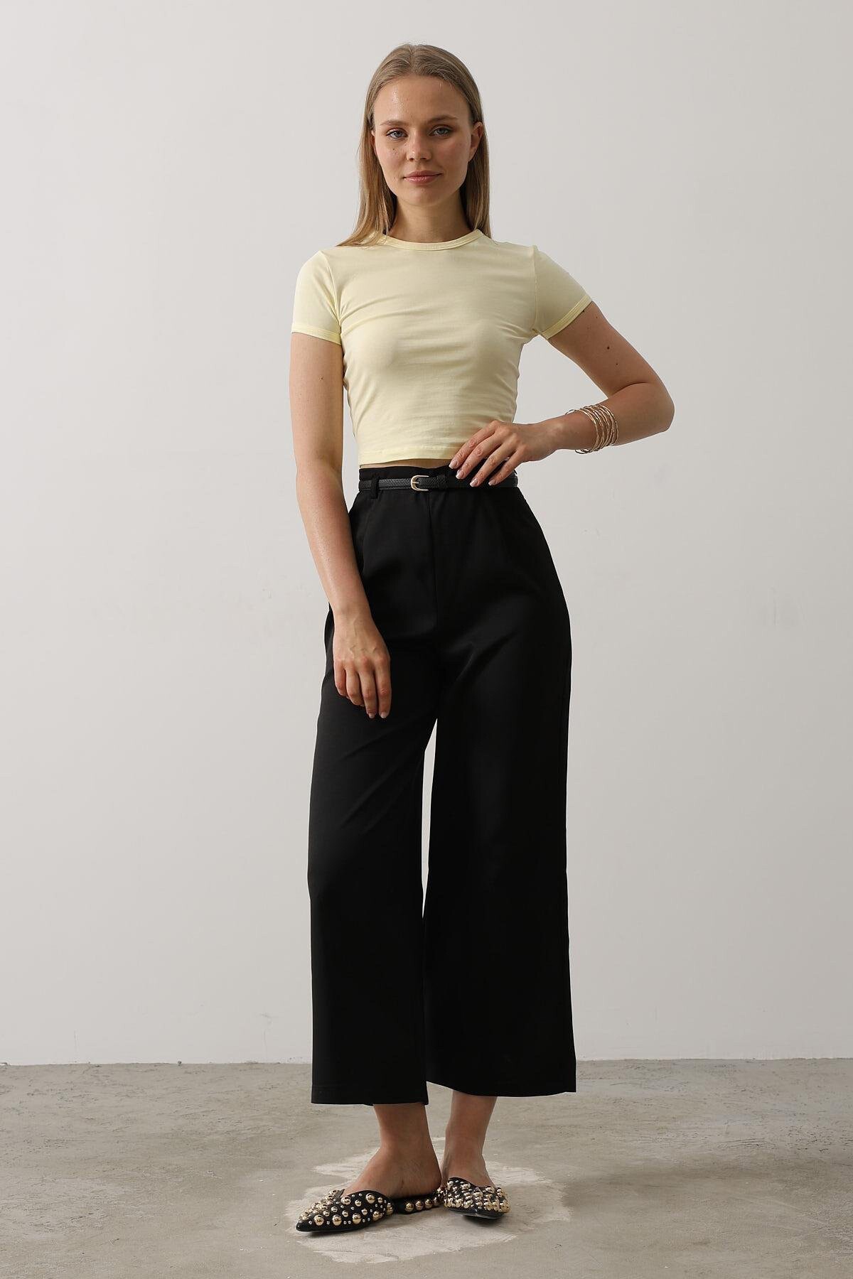 Siyah Kemerli Pens Detaylı Fermuarlı Pantolon