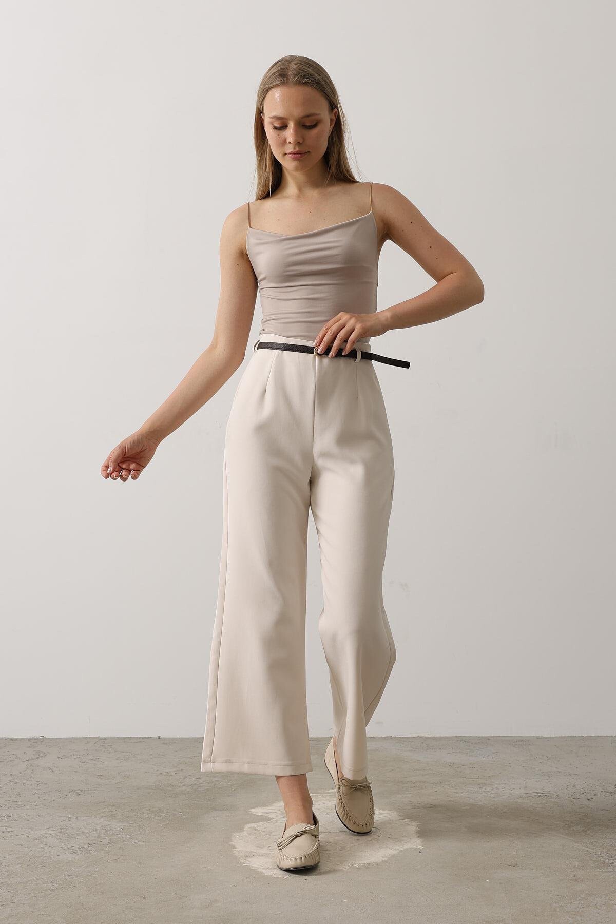 Bej Kemerli Pens Detaylı Fermuarlı Pantolon